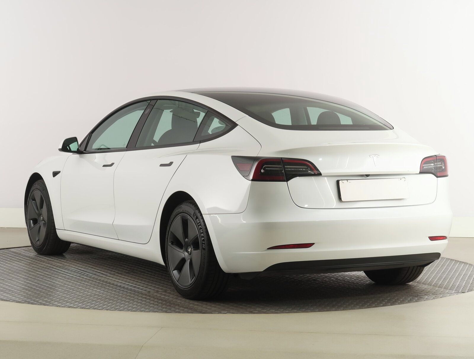 Tesla Model 3, Standard Range 60kWh, SoH 95% - fotka 4
