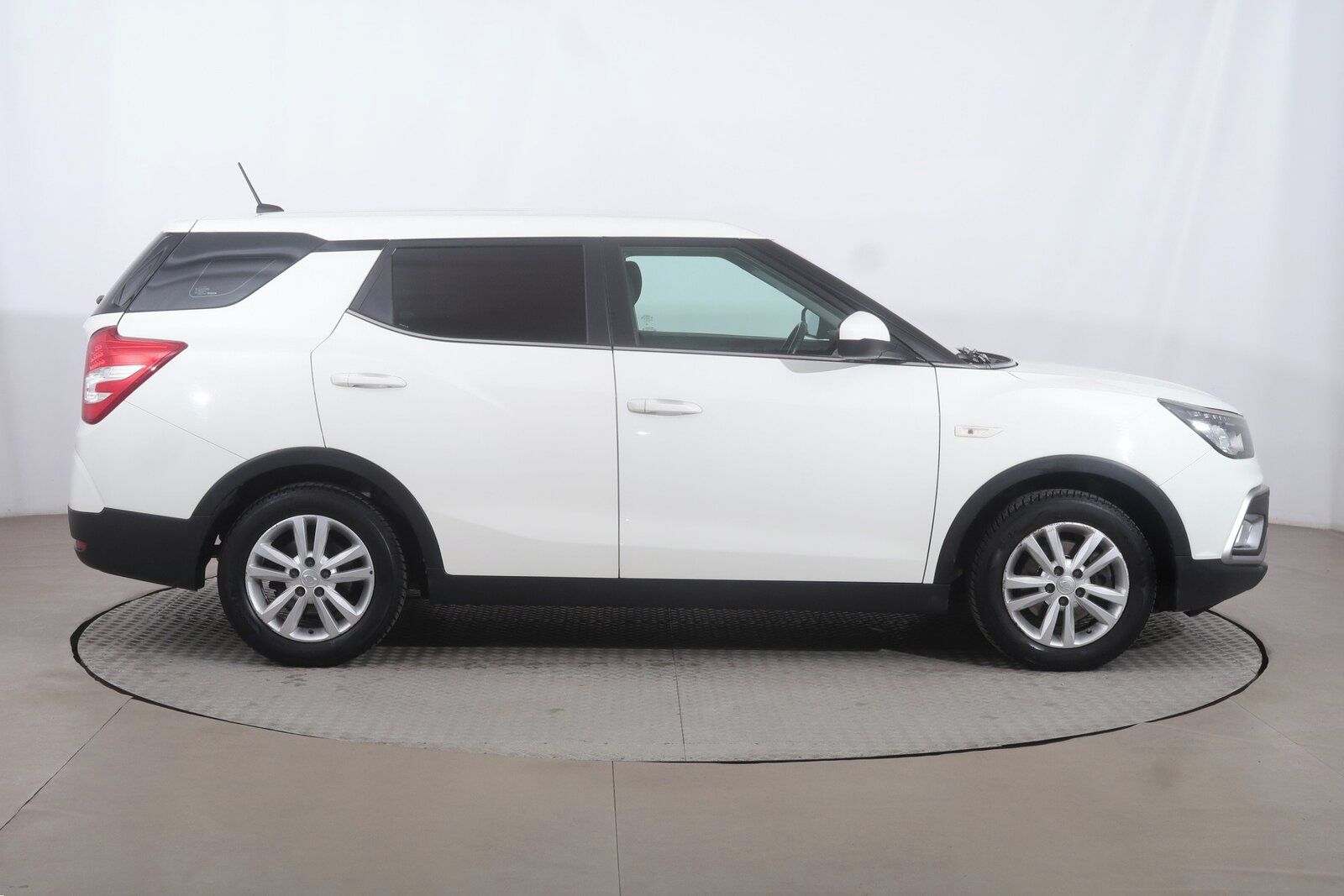 SsangYong XLV, 1.6 e-XGi, Serv.kniha - fotka 6