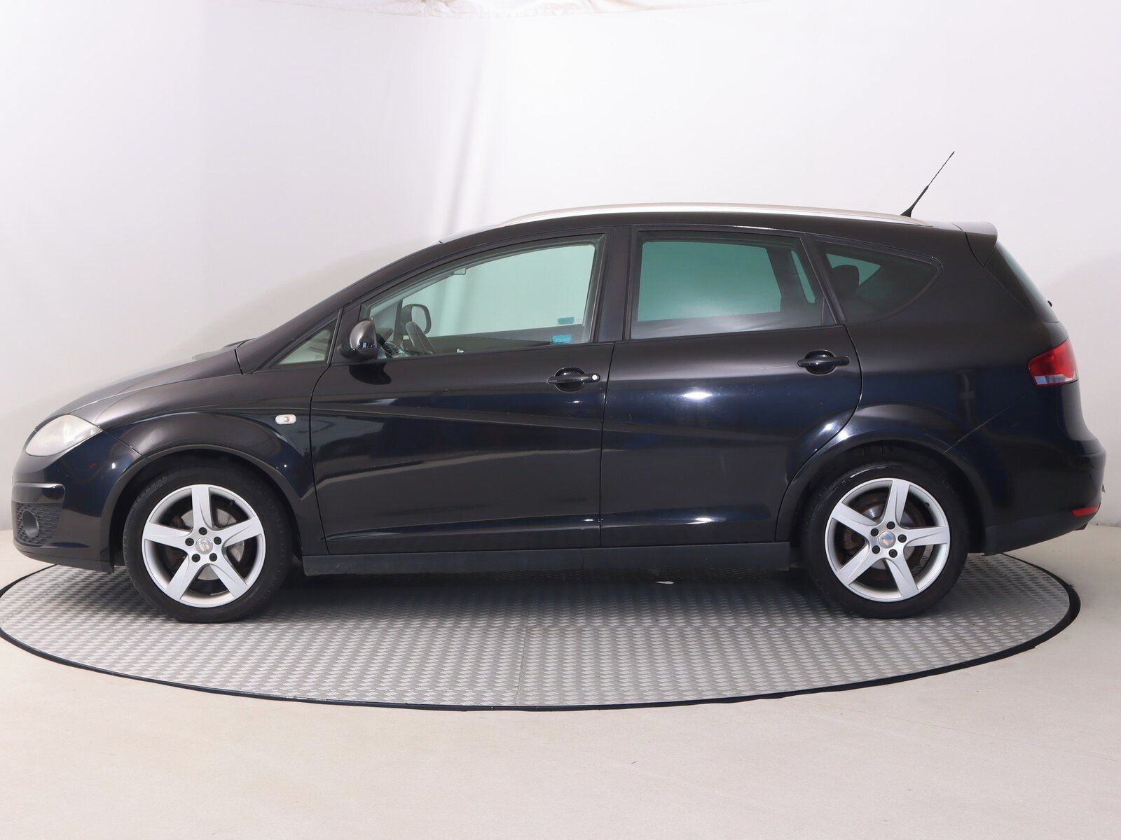Seat Altea, 1.9 TDI, Serv.kniha - fotka 3