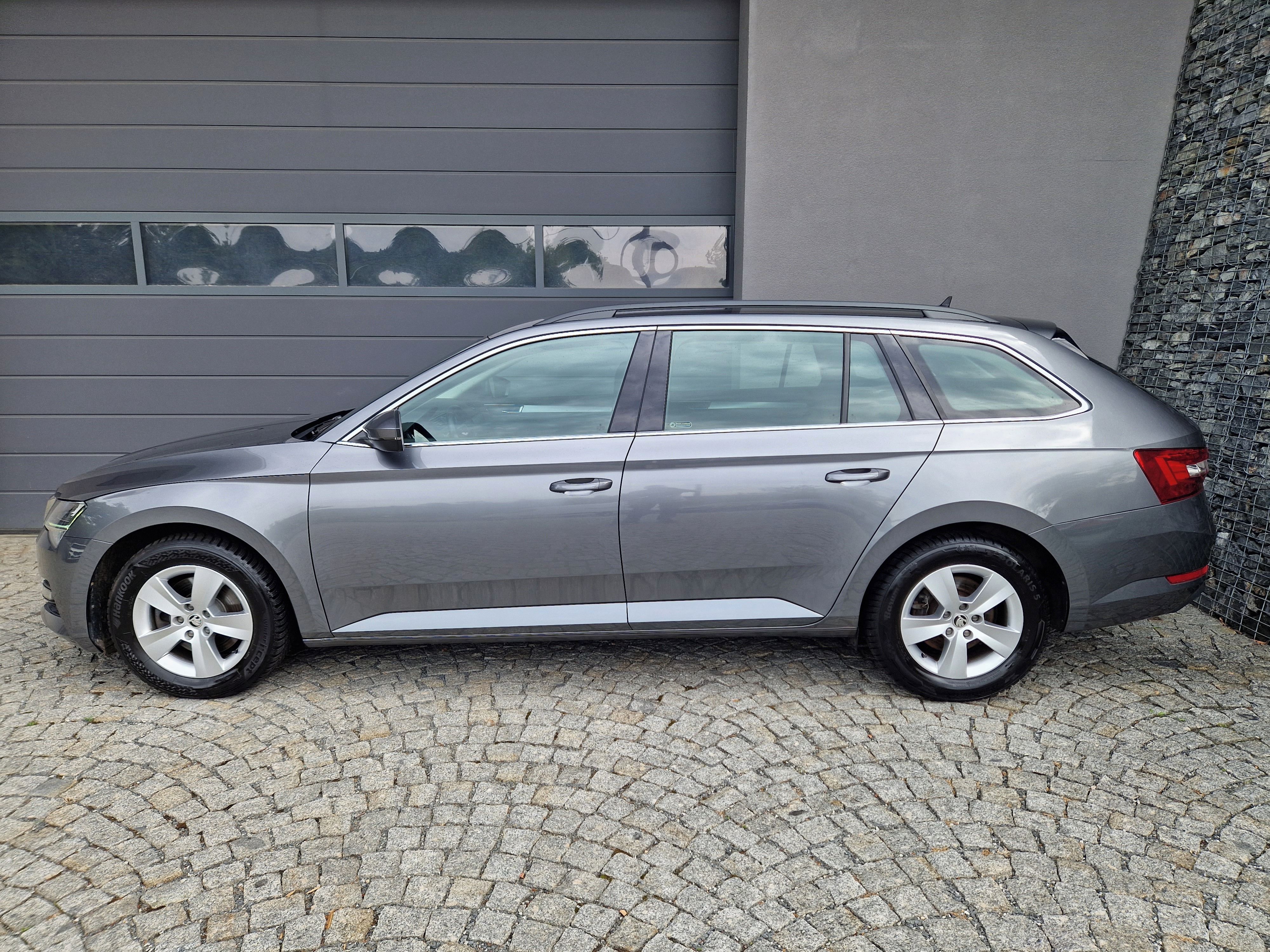Škoda Superb, 2,0 TDI, 110KW, DSG, Ambition - fotka 2