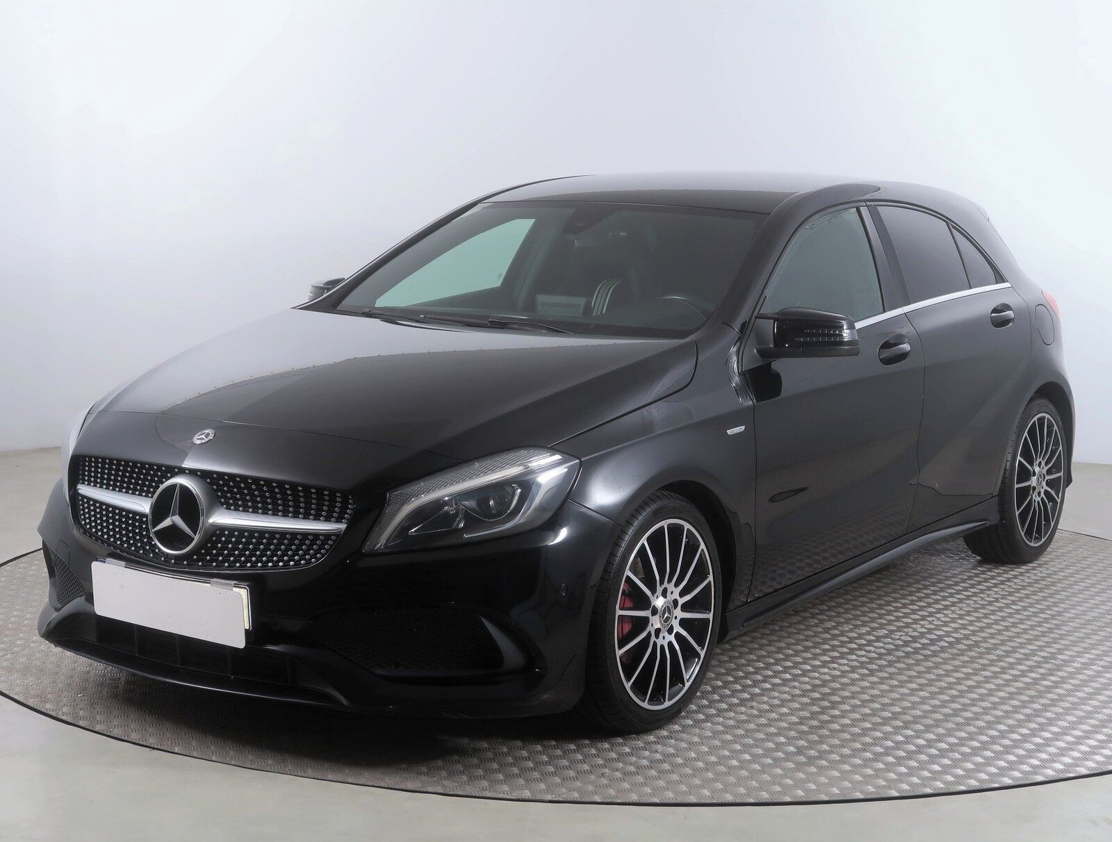 Mercedes-Benz Třídy A, 180, AMG line - fotka 2