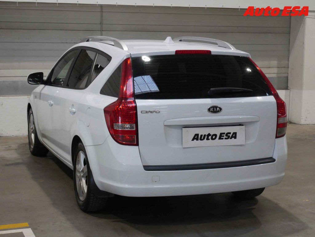Kia Cee´d, 1.6i,ČR - fotka 4