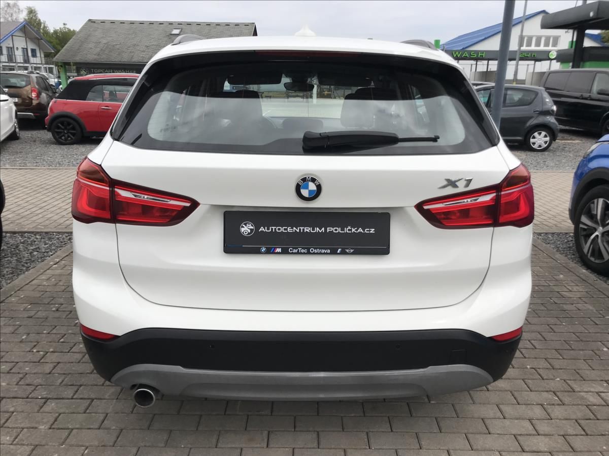 BMW X1, 2,0   XDRIVE 4x4 - fotka 5