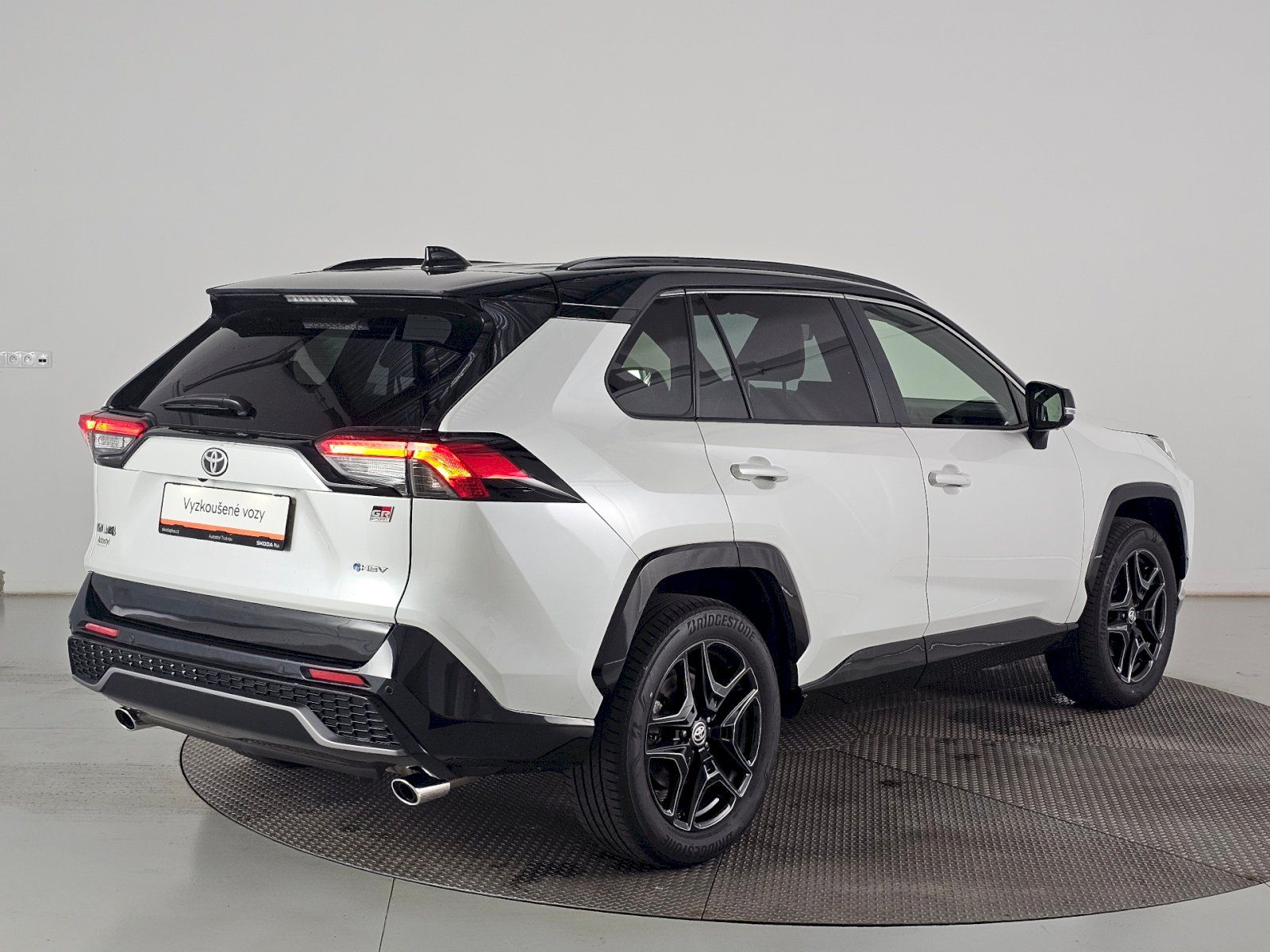 Toyota Rav4, 2.5HEV 222k 4X4 GR SPORT - fotka 2