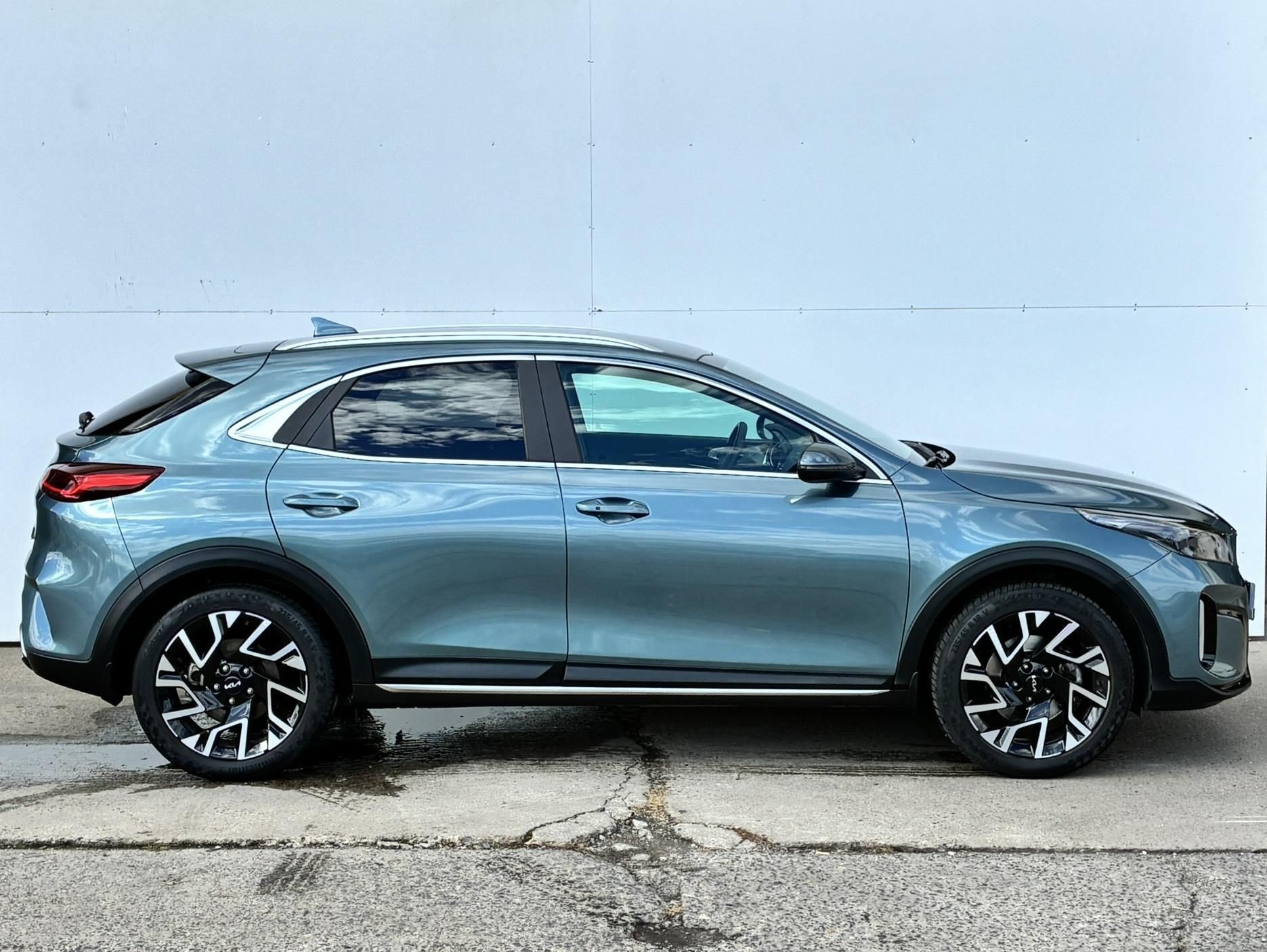 Kia XCee´d, 1.5 T-GDi 117kW Exclusive - fotka 3