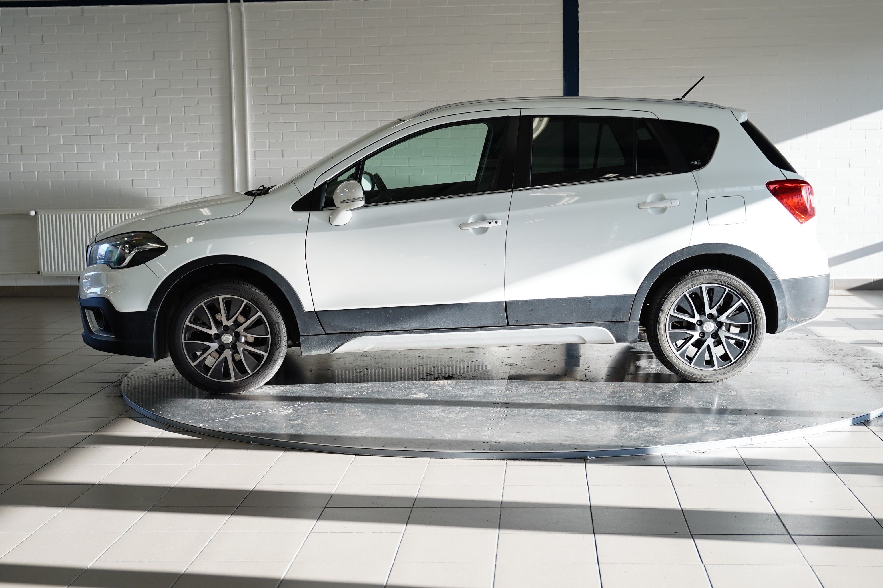 Suzuki SX4 S-Cross, 1.4 BoosterJet 103 kW 4X4 - fotka 3