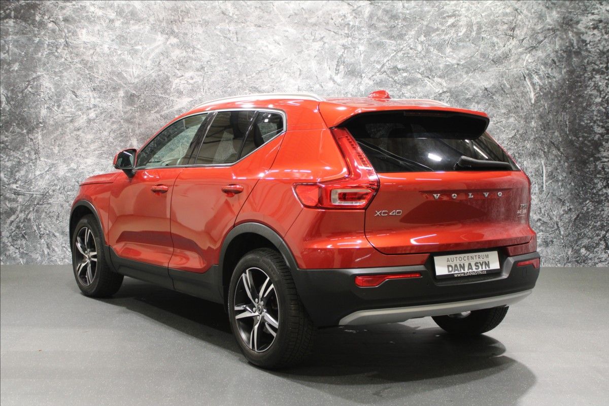 Volvo XC40, 2,0 T5 182KW AWD ZÁNOVNÍ - fotka 3