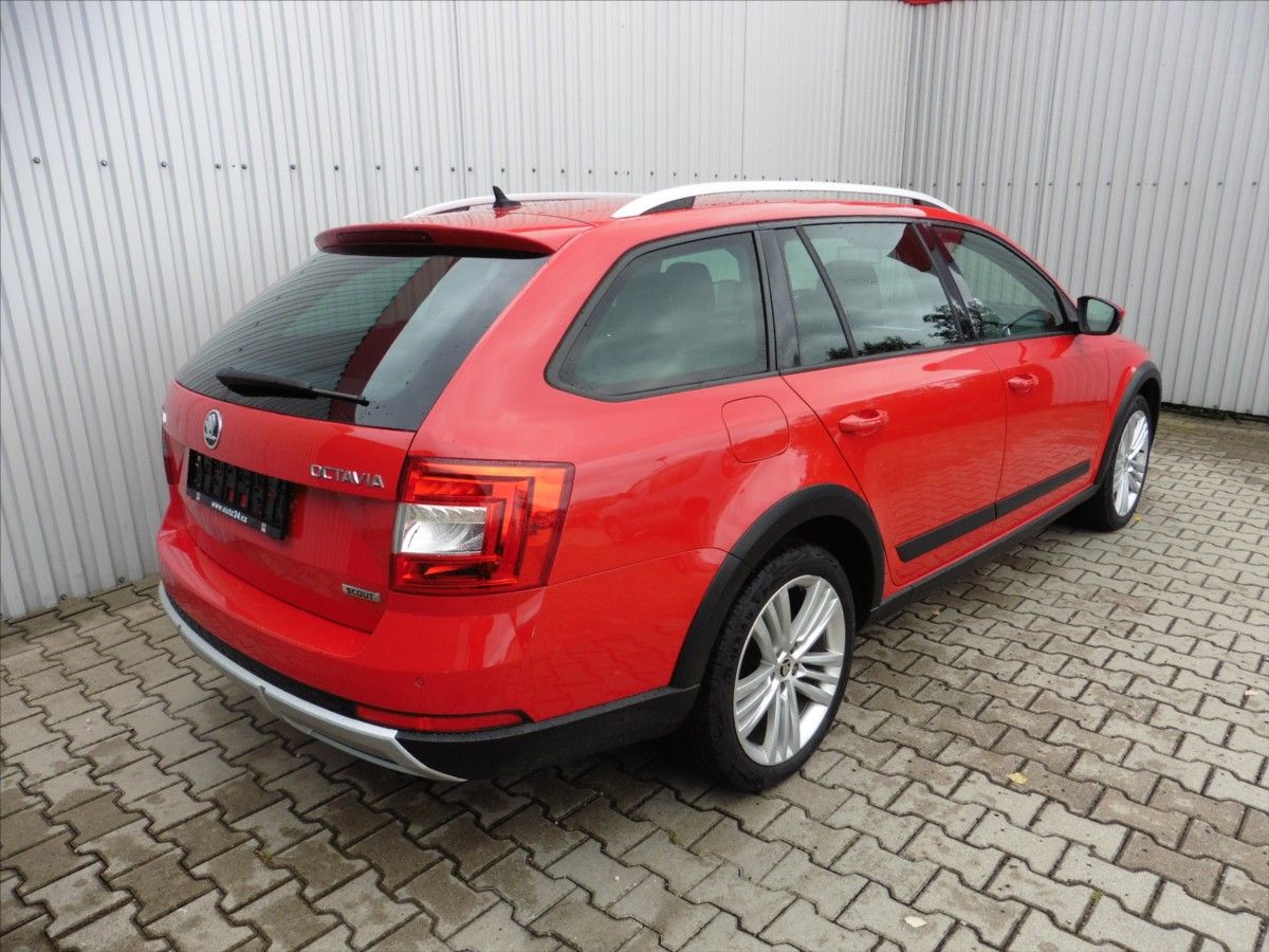 Škoda Octavia, 2,0 Combi 4x4 DSG Scout - fotka 3