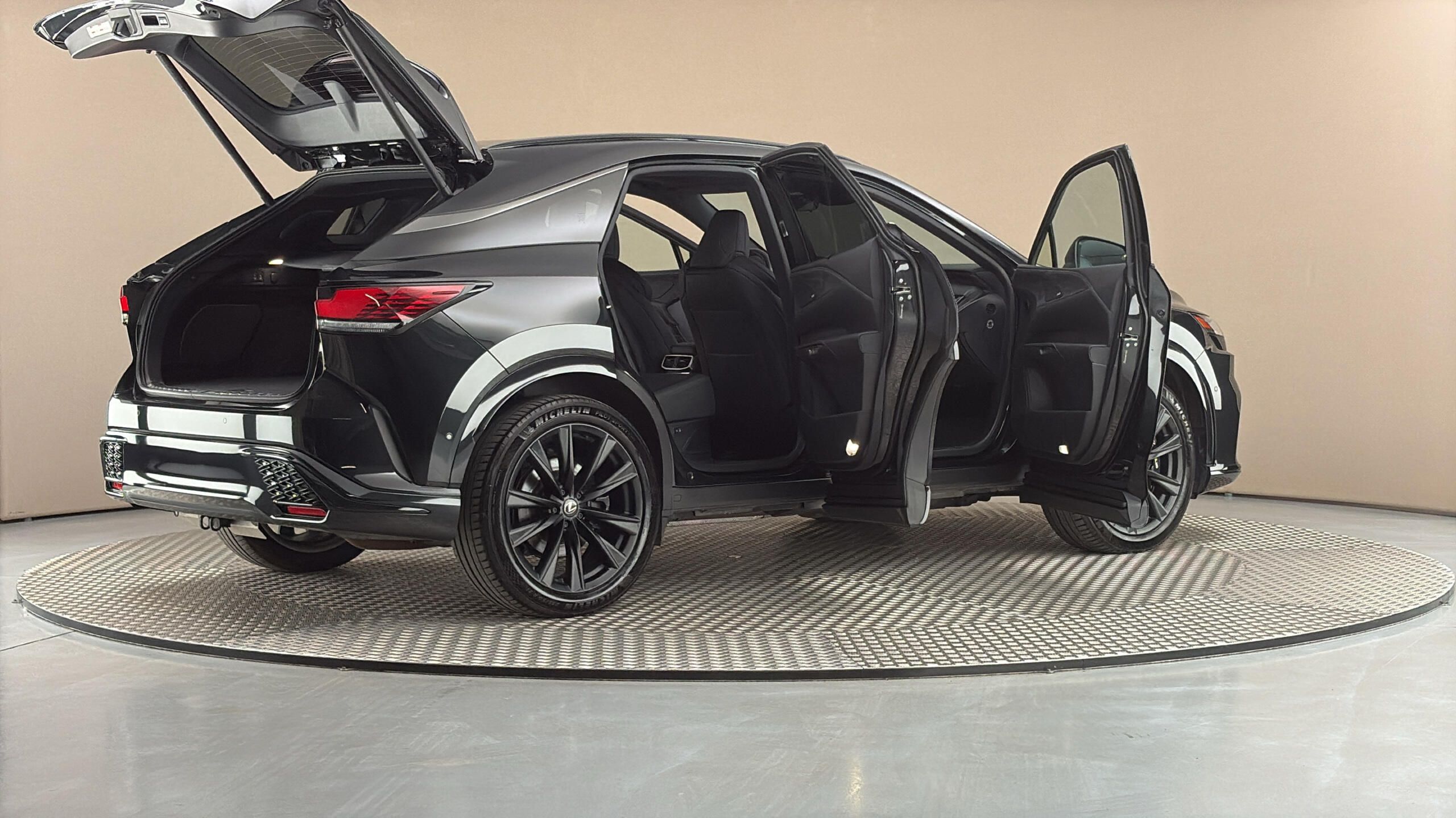 Lexus RX, 500h AUT 4x4 F Sport Plus - fotka 6