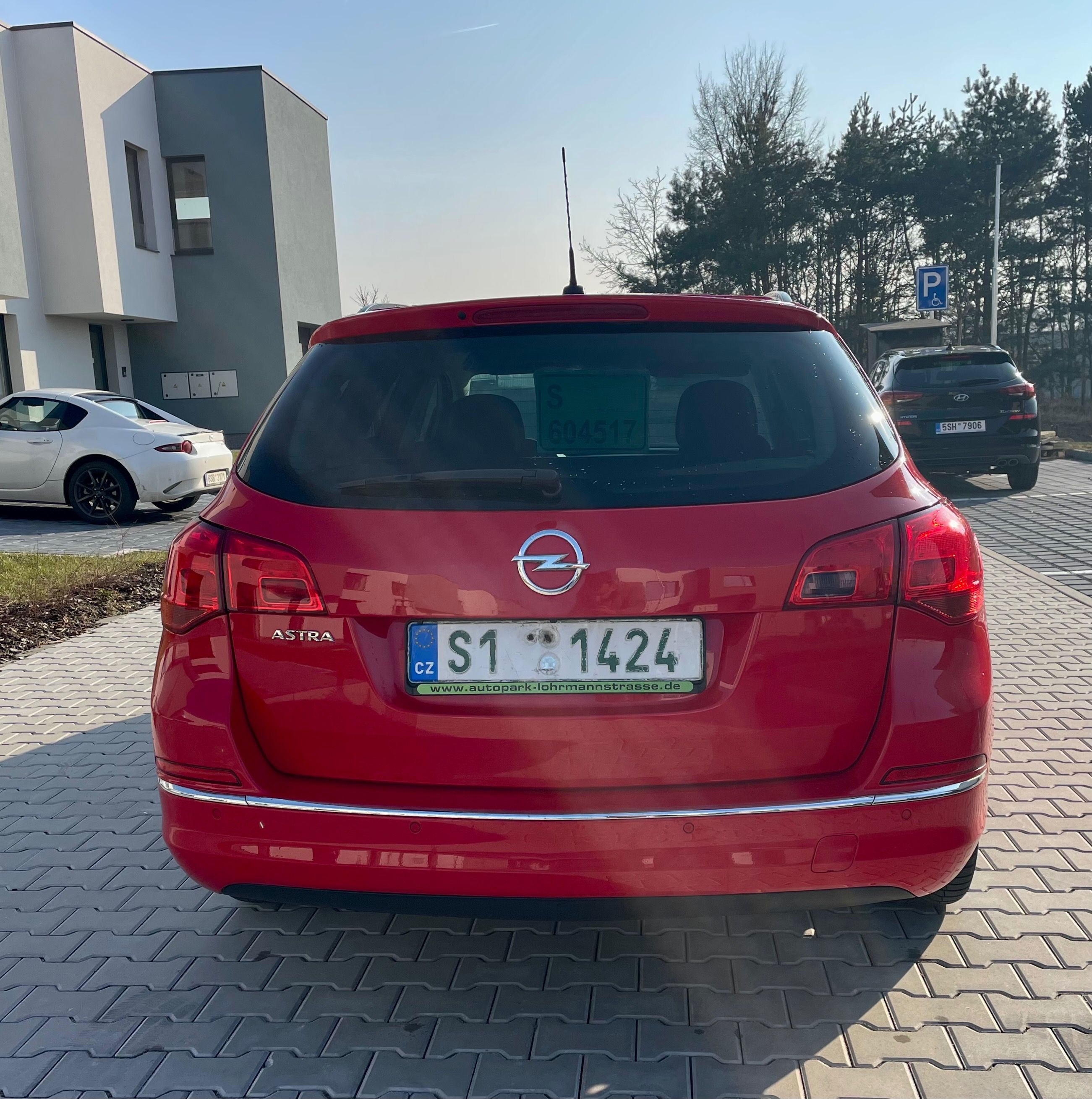 Opel Astra, Sports Tourer 1.4T, 113 000 km - fotka 4