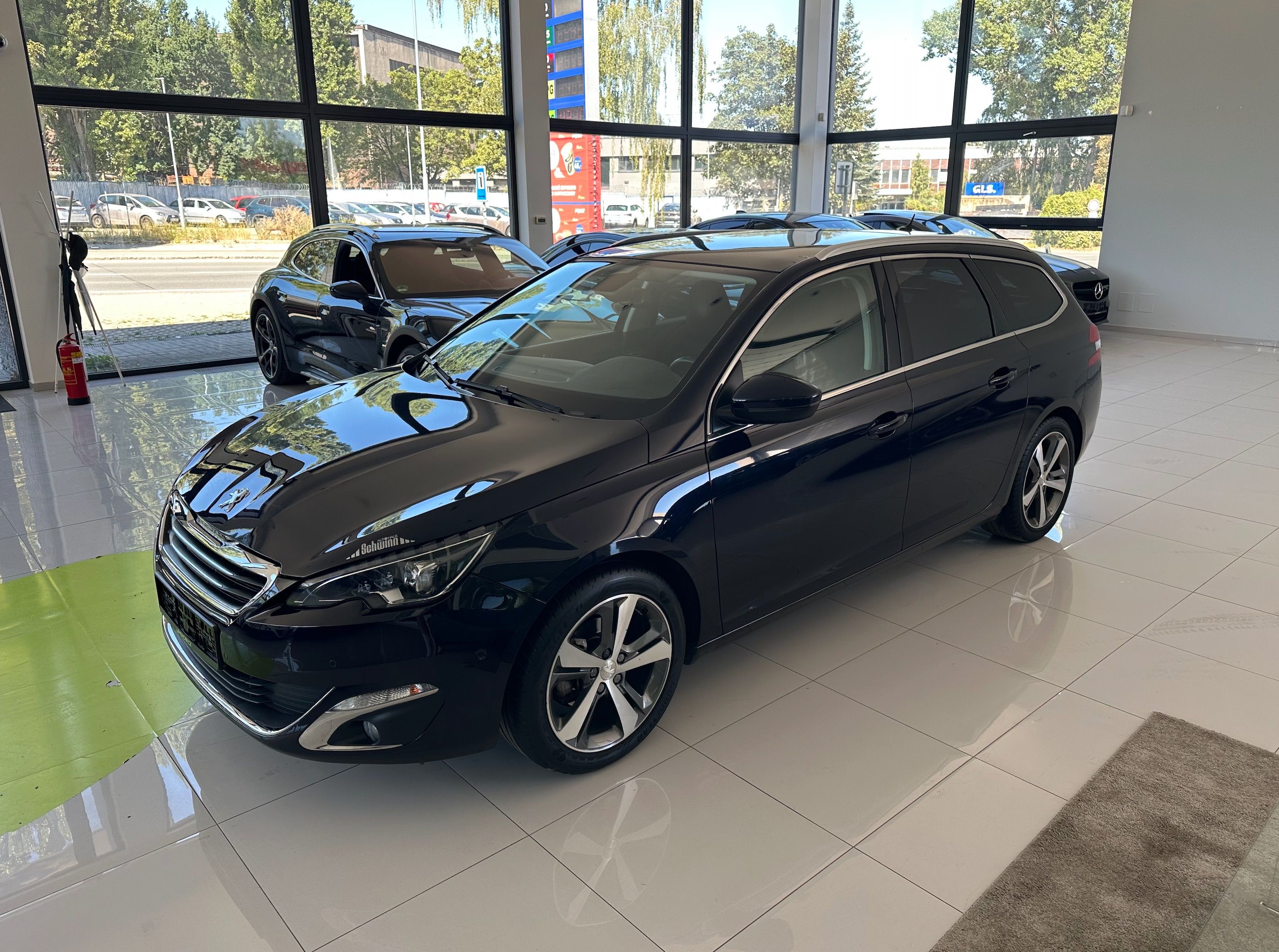 Peugeot 308, SW 1.2 | 96 kW | TOP STAV - fotka 2