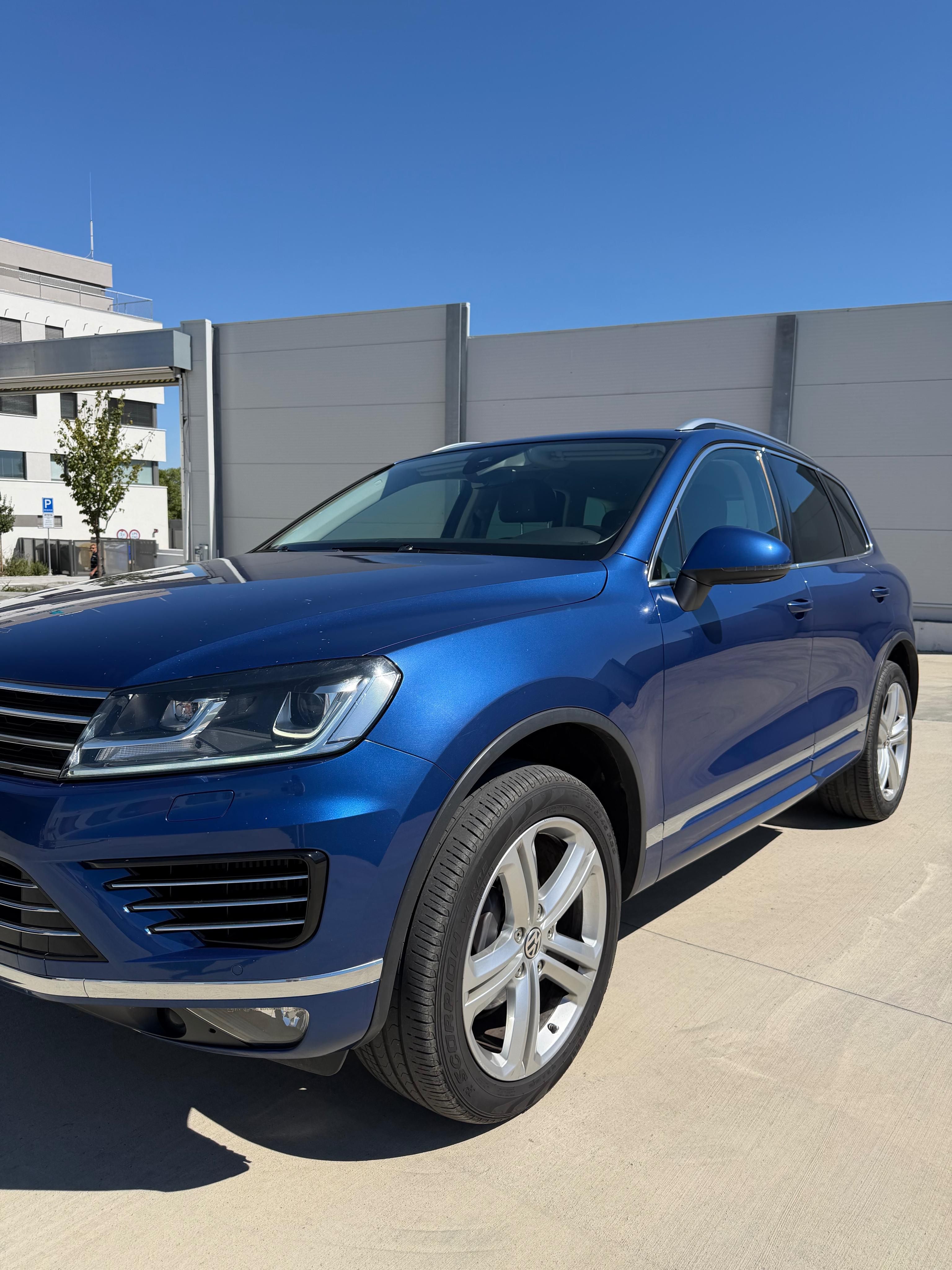 Volkswagen Touareg, 3.0 tdi 193kw 1maj ČR R-Line - fotka 2