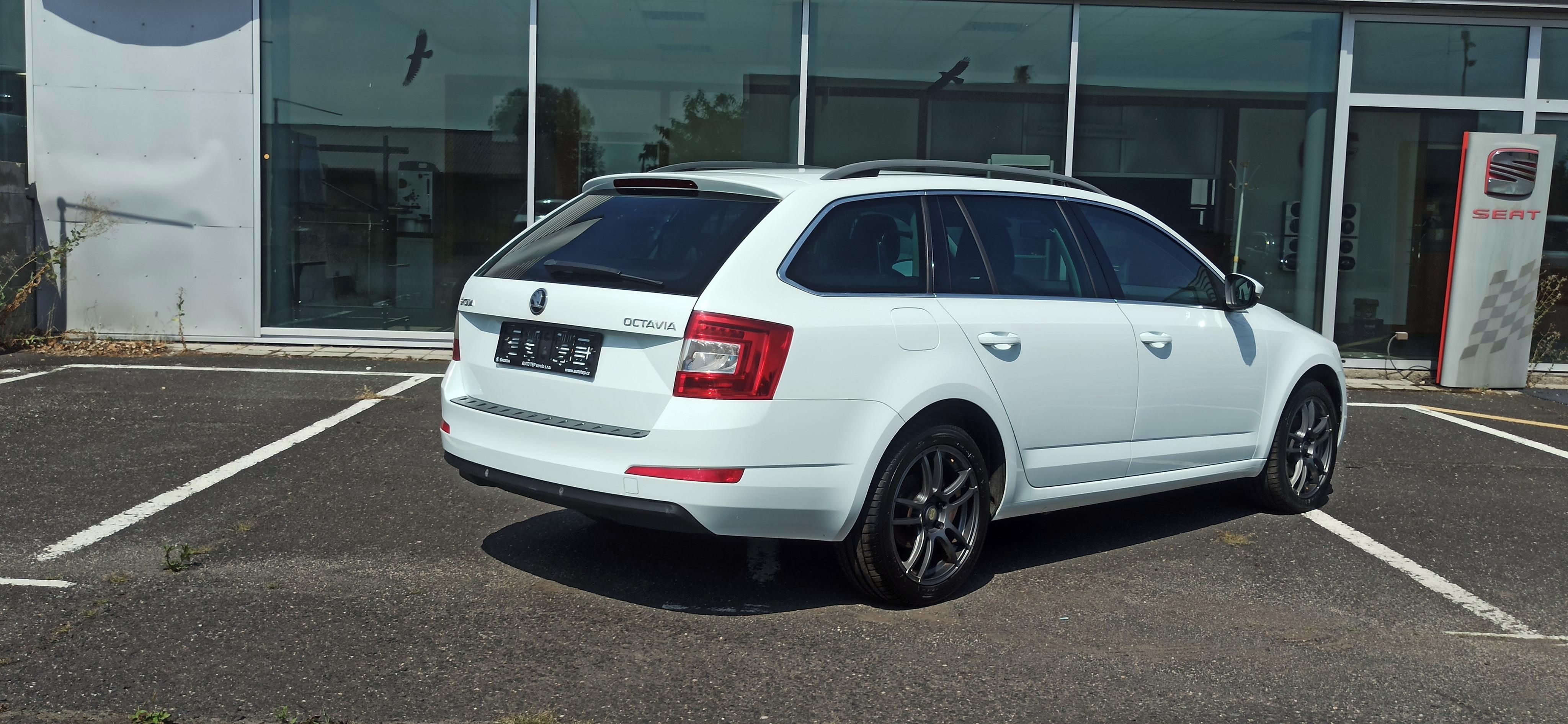Škoda Octavia, 1.4 TSI 103 kW Elegance - fotka 6