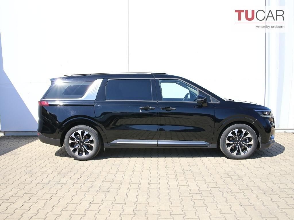Kia Carnival, 2.2 Diesel Automat 6+3 místa - fotka 3