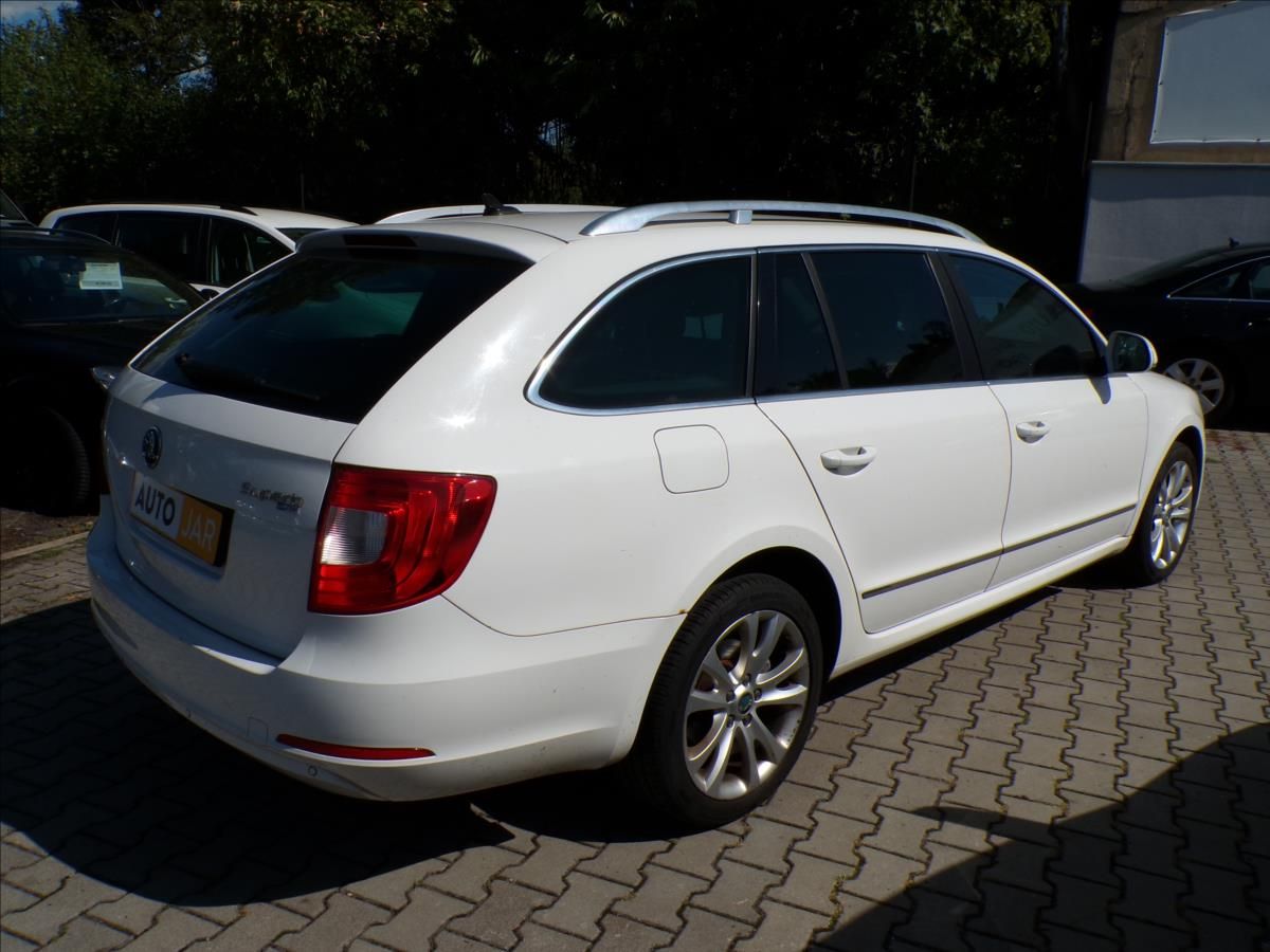 Škoda Superb, 2,0 TDI  AUTOMAT,XENON,KŮŽE - fotka 4
