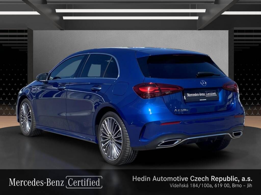 Mercedes-Benz Třídy A, A 250 e AMG - fotka 3