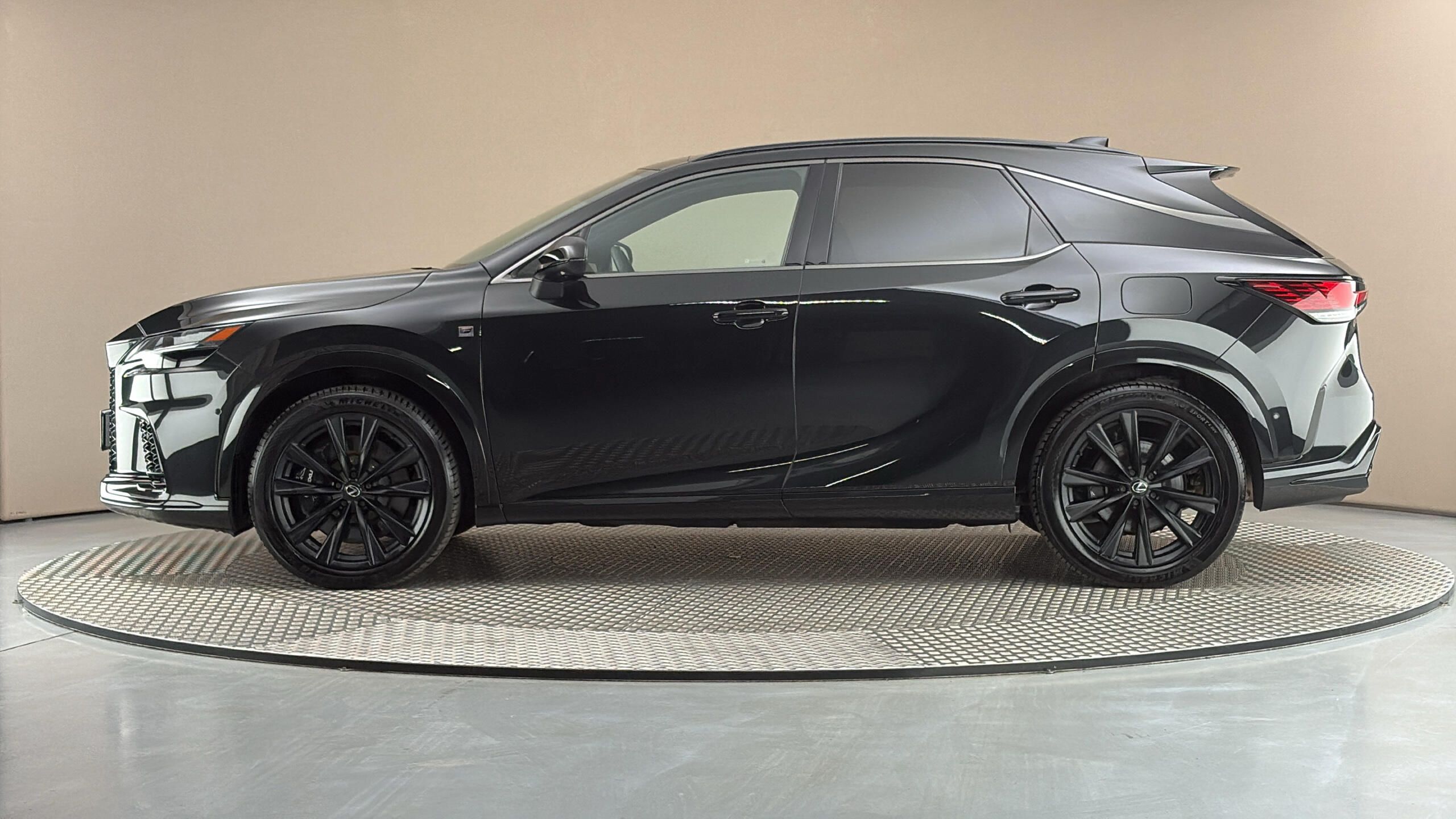 Lexus RX, 500h AUT 4x4 F Sport Plus - fotka 4