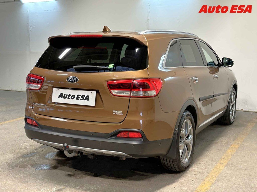 Kia Sorento, 2.2 4x4,ČR,AT,navi,bixen - fotka 4