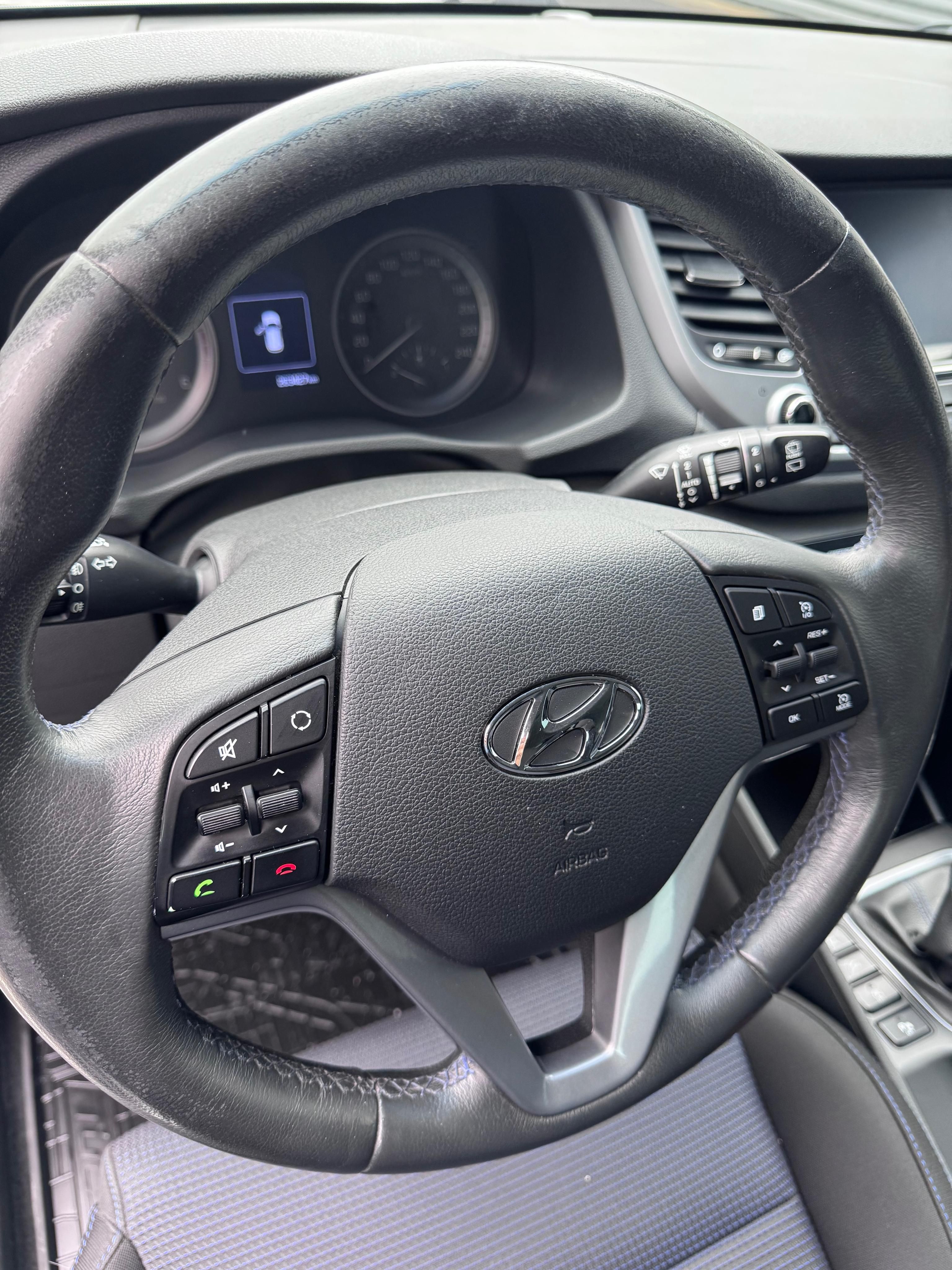 Hyundai Tucson, Prodám Hyundai Tucson 1,6 CRDI - fotka 6