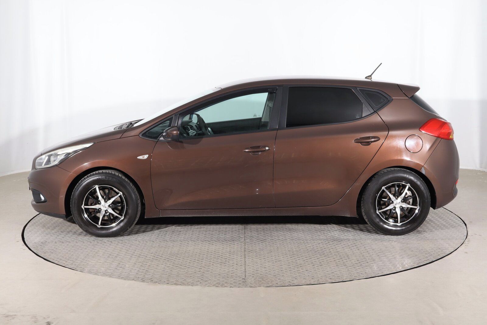Kia Cee´d, 1.4 CVVT, Serv.kniha - fotka 3