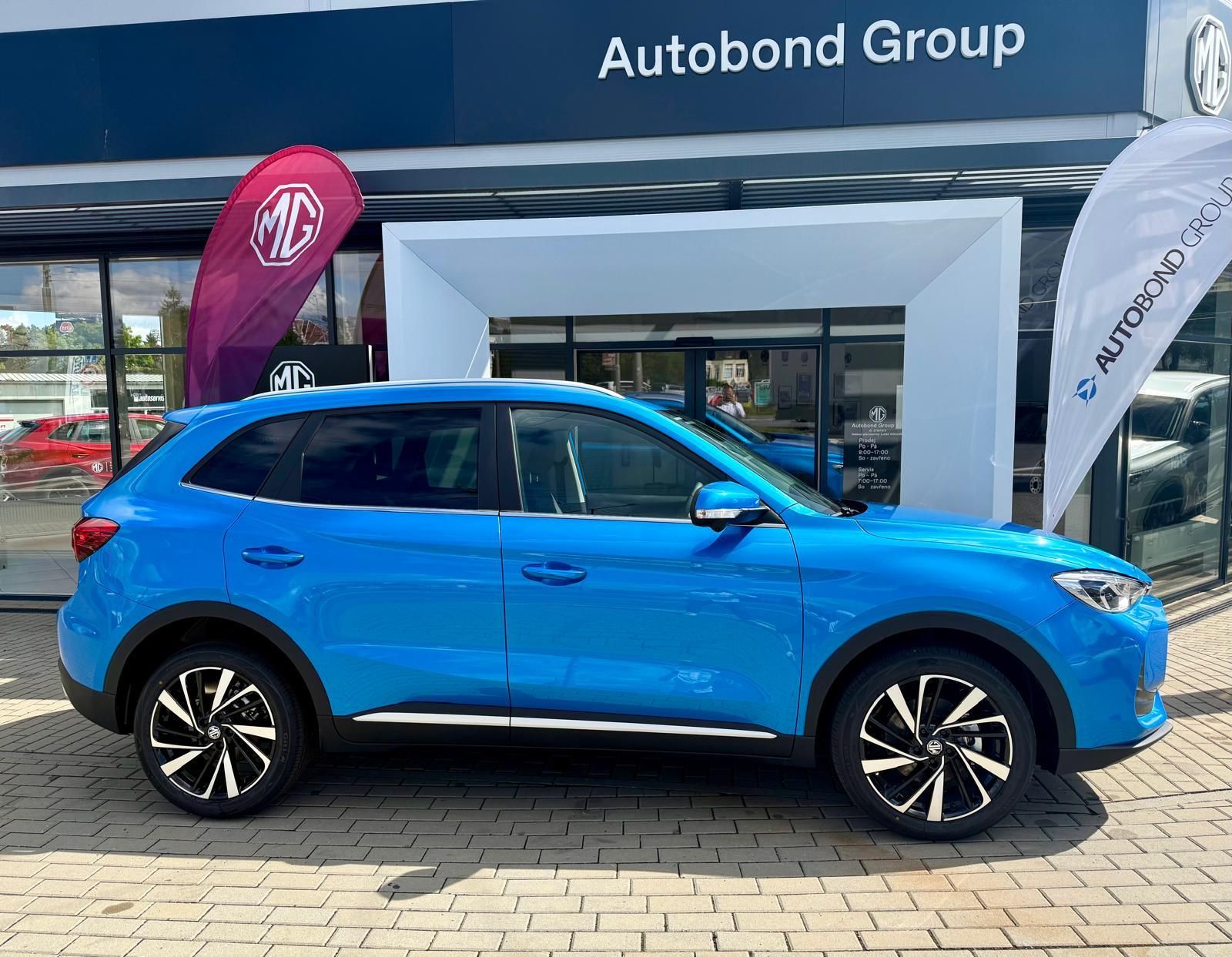 MG ZS, EXCLUSIVE Hybrid+ 145kW 4AT - fotka 6