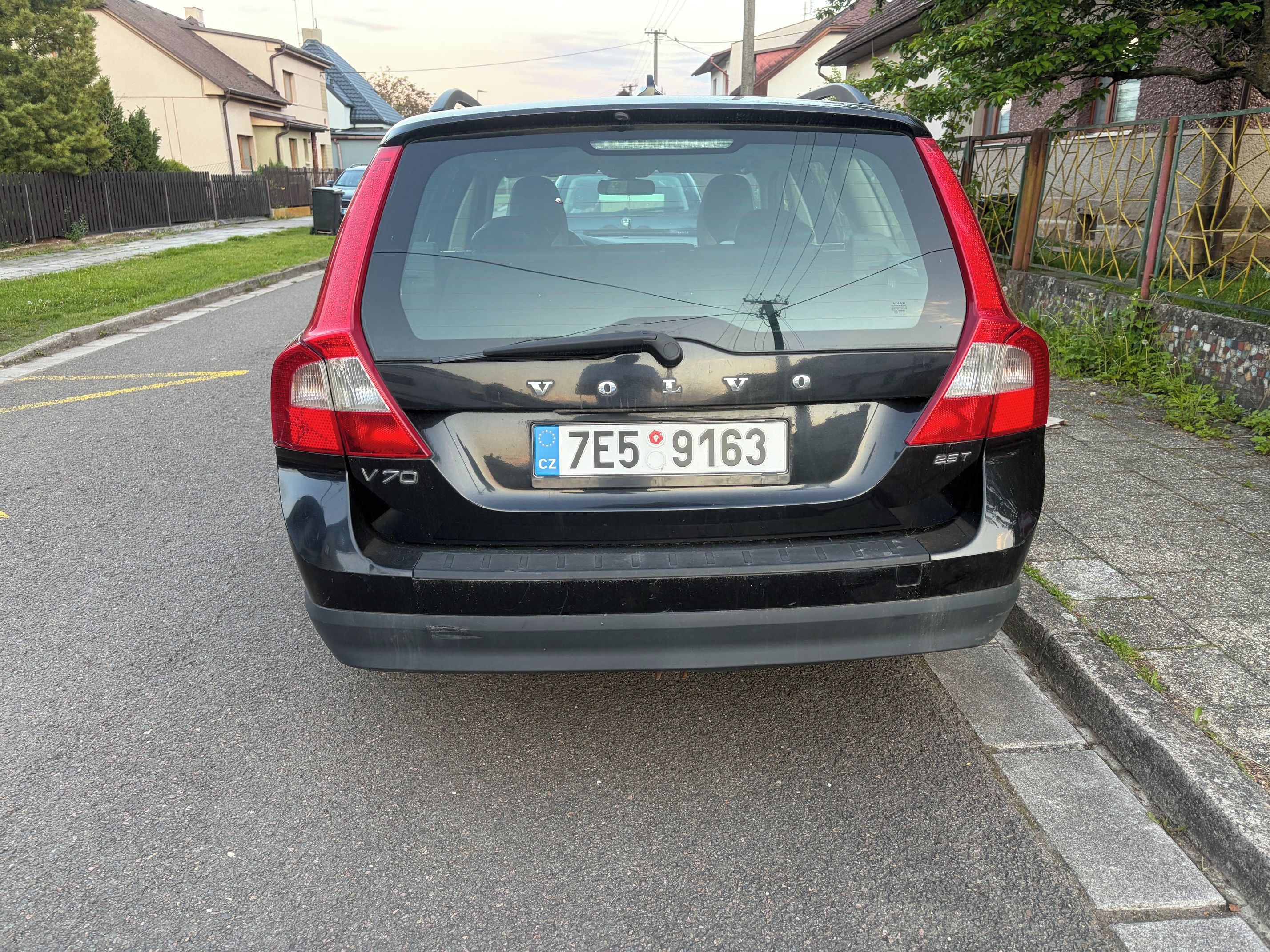 Volvo V70, 2.5T turbo benzín cca 200koní - fotka 4