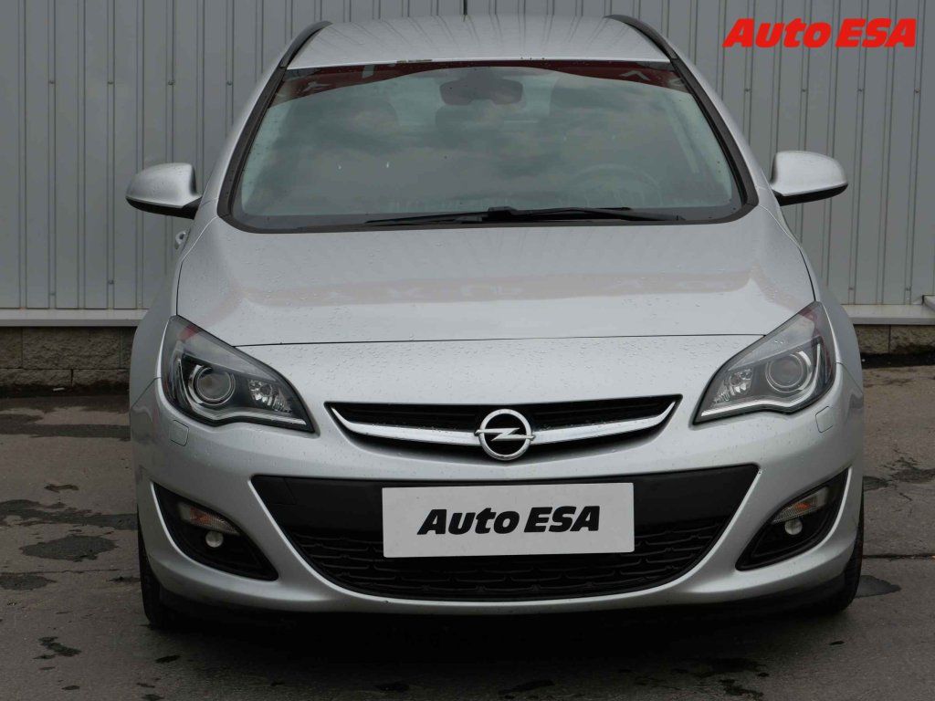 Opel Astra, 1.4 Turbo - fotka 2