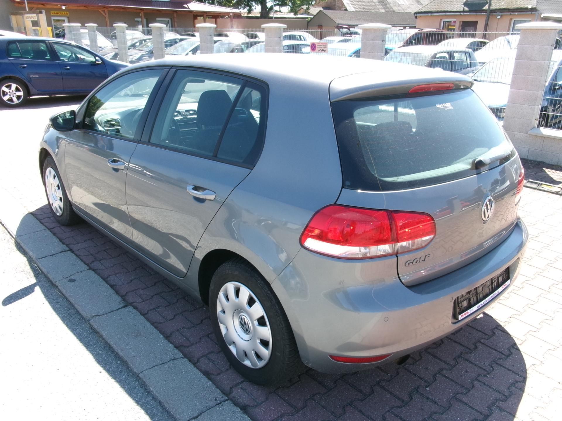 Volkswagen Golf, 1,2TSI AUTOKLIMA - fotka 6