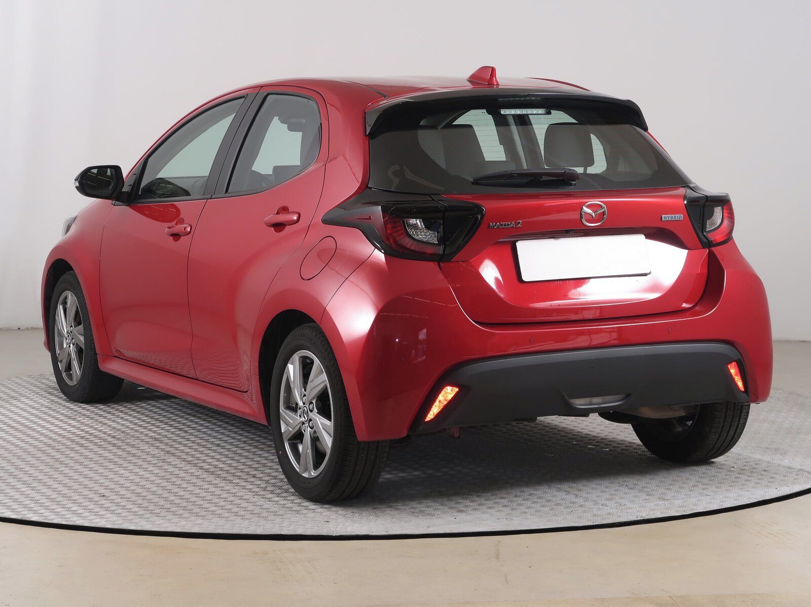 Mazda 2, 1.5 Hybrid, Automat - fotka 4