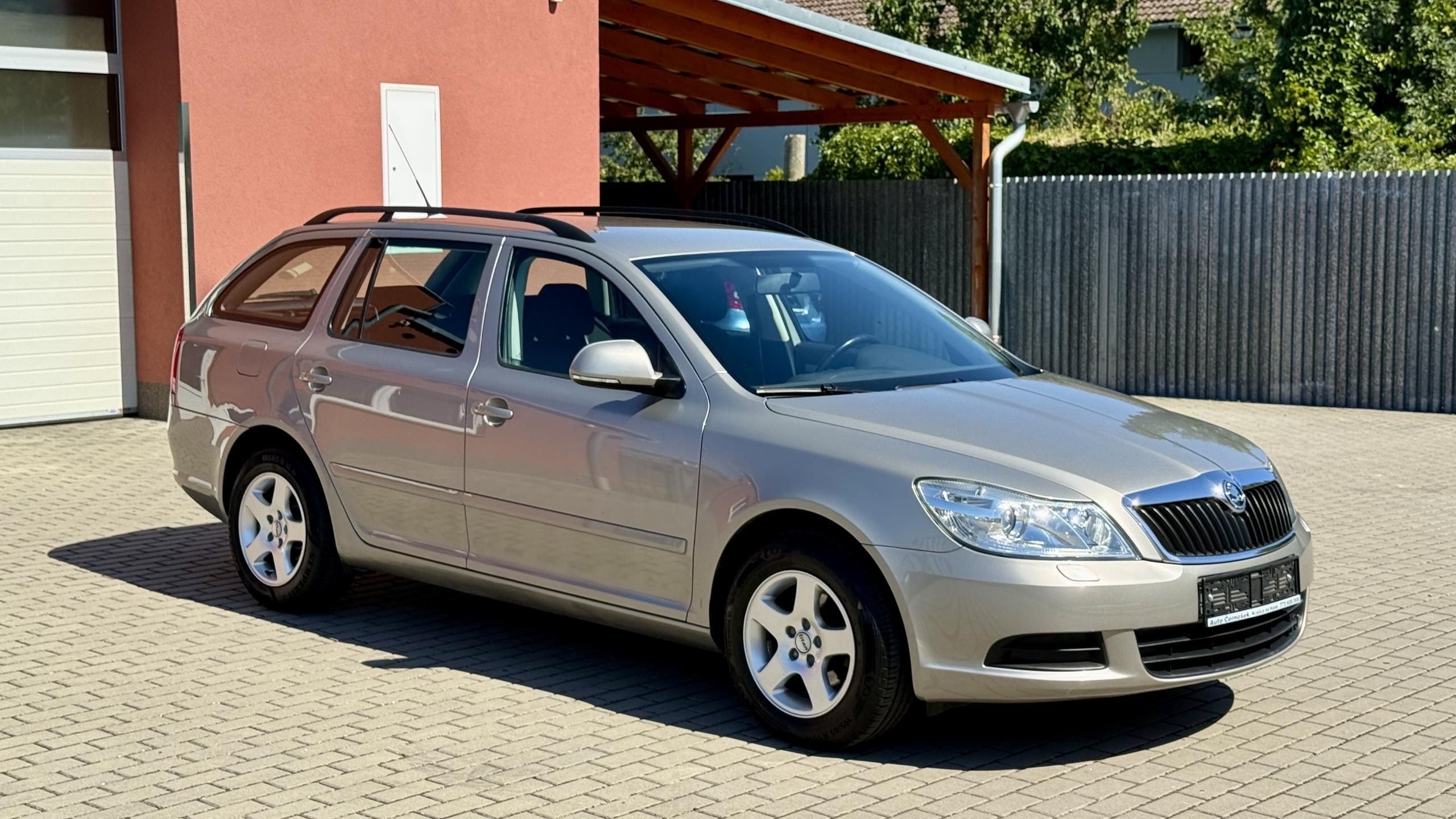 Škoda Octavia, 1.6MPi*75kW*ELEGANCE*1.MAJ* - fotka 5