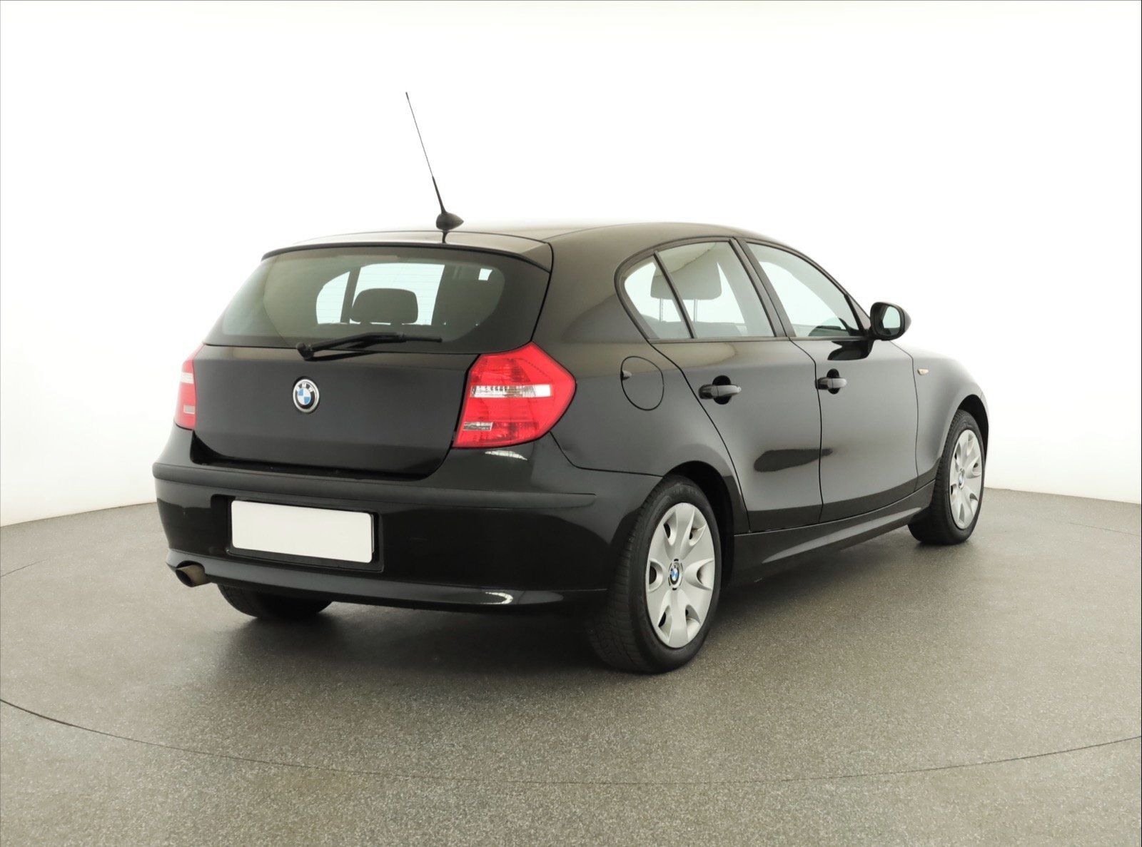 BMW Řada 1, 116d, Serv.kniha, Klima - fotka 5