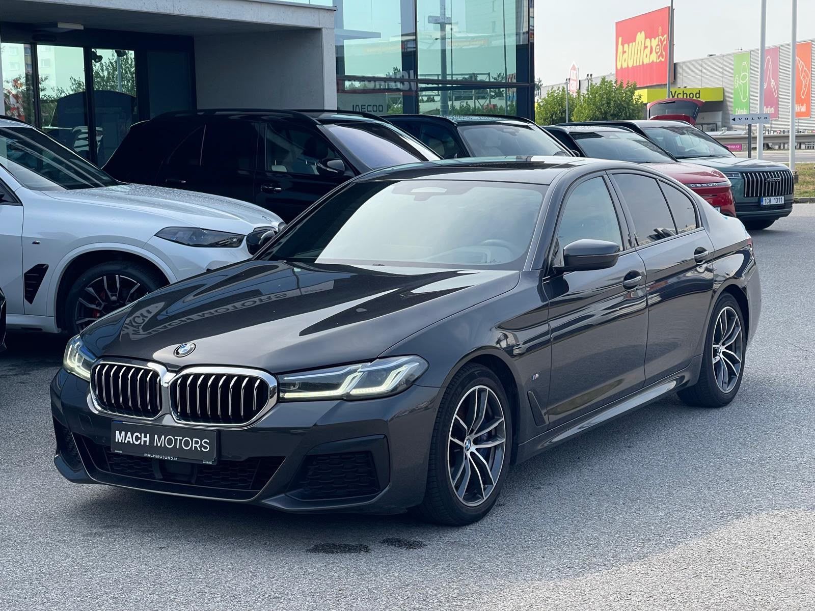 BMW Řada 5, 540i ExecutiveDrivePRO,1.maj