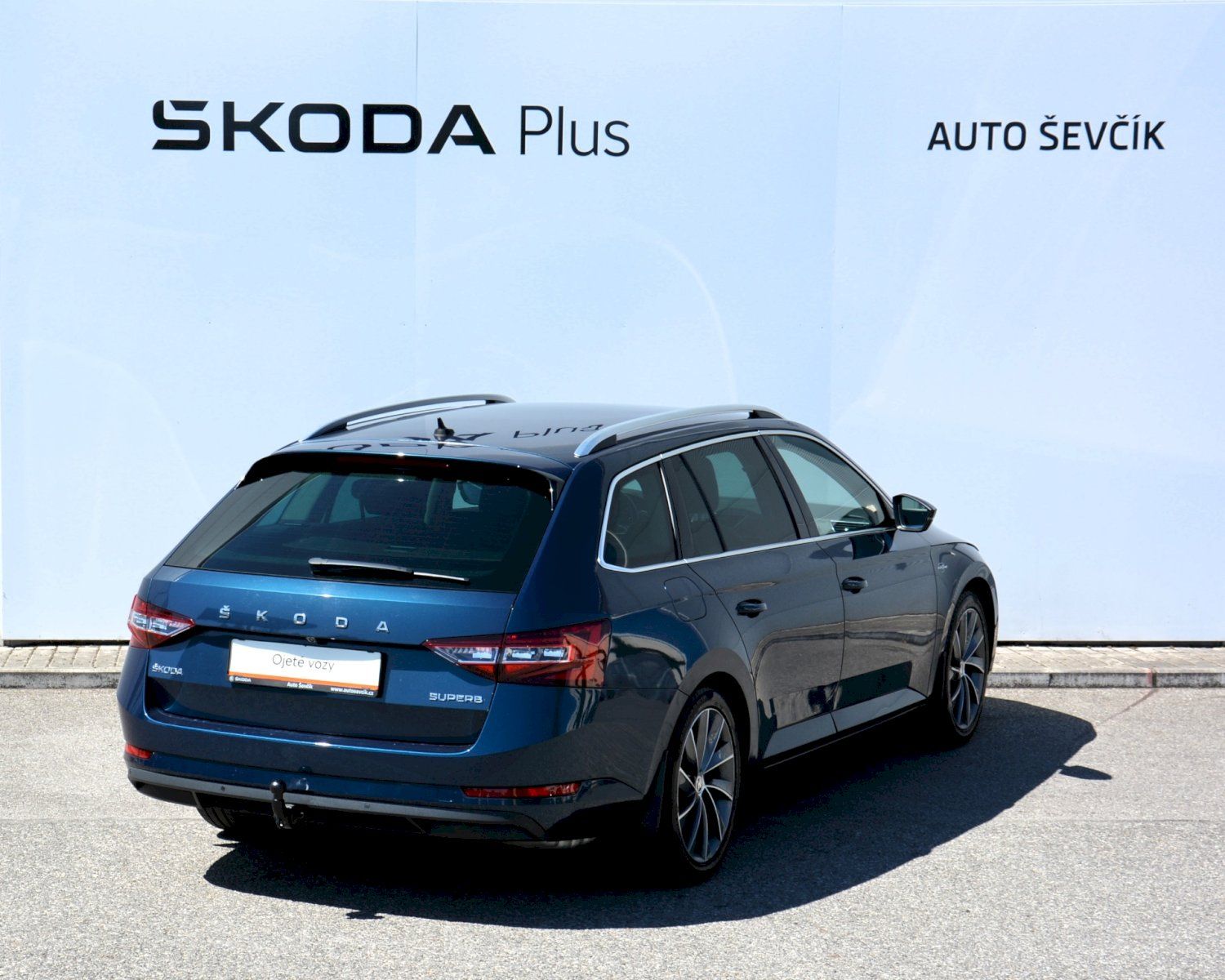 Škoda Superb, Combi 2.0 TSI 162 kW L&K DSG 6 - fotka 2