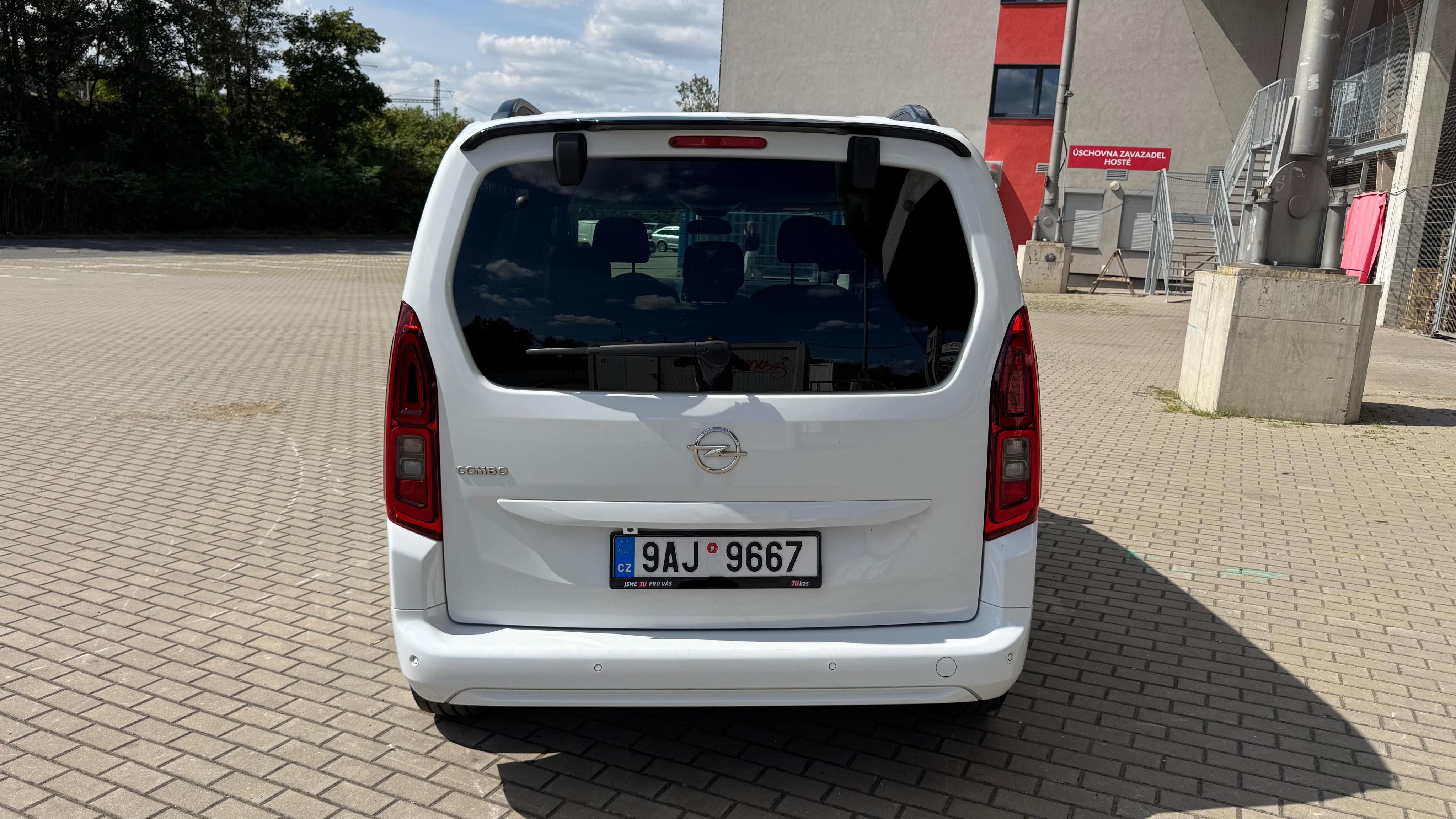 Opel Combo, 1,5 CDTI 96kW Life Edition ČR - fotka 4
