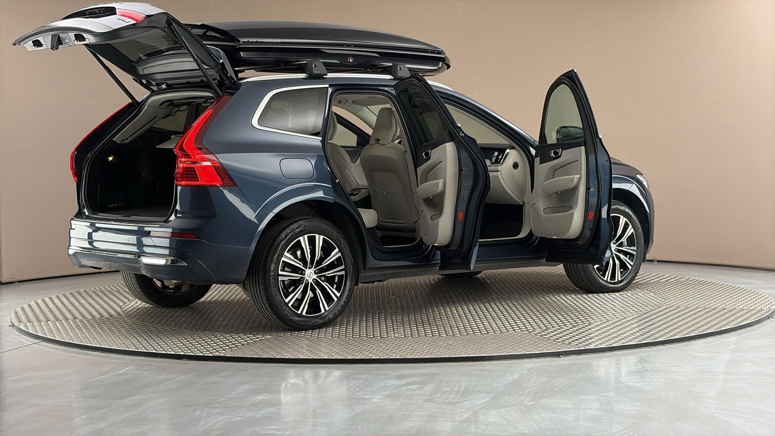 Volvo XC60, 2.0 B5 AUT AWD Inscription - fotka 6