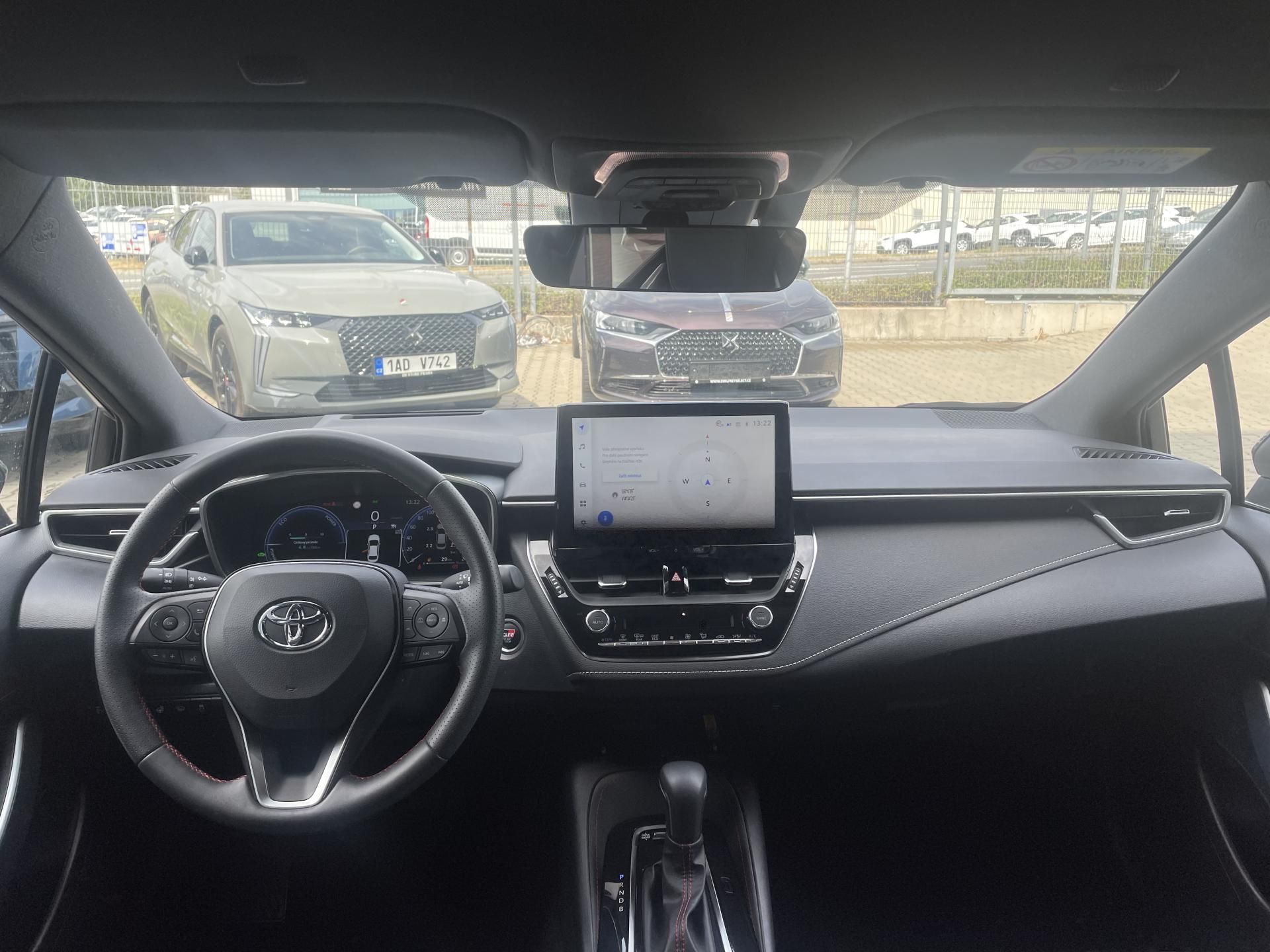 Toyota Corolla, GR SPORT 1.8 Hyb. 103 kW - fotka 2