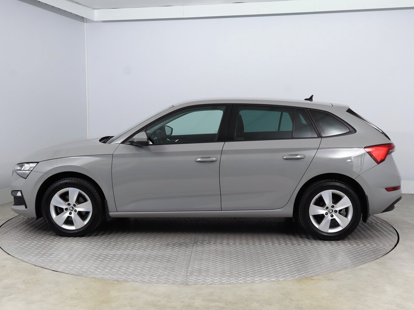 Škoda Scala, 1.5 TSI, Ambition, ČR,1.maj - fotka 3