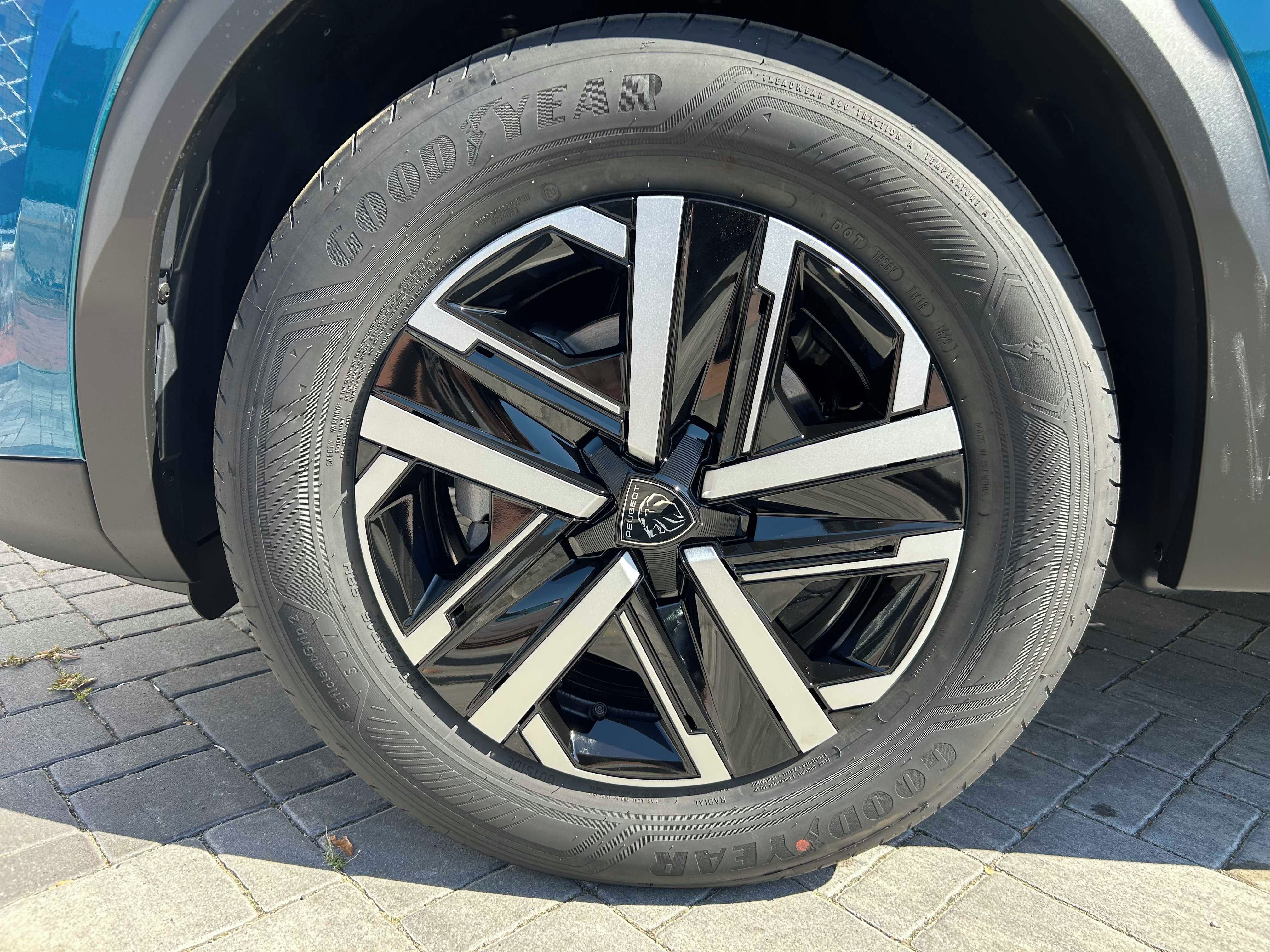 Peugeot 2008, STYLE Hybrid 145 e-DCS6 - fotka 4