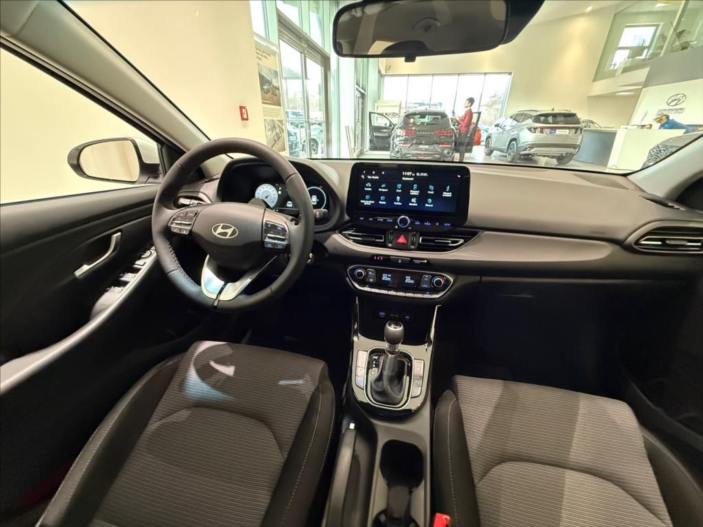 Hyundai i30, 1,6 T-GDI DCT  Go Czech - fotka 4