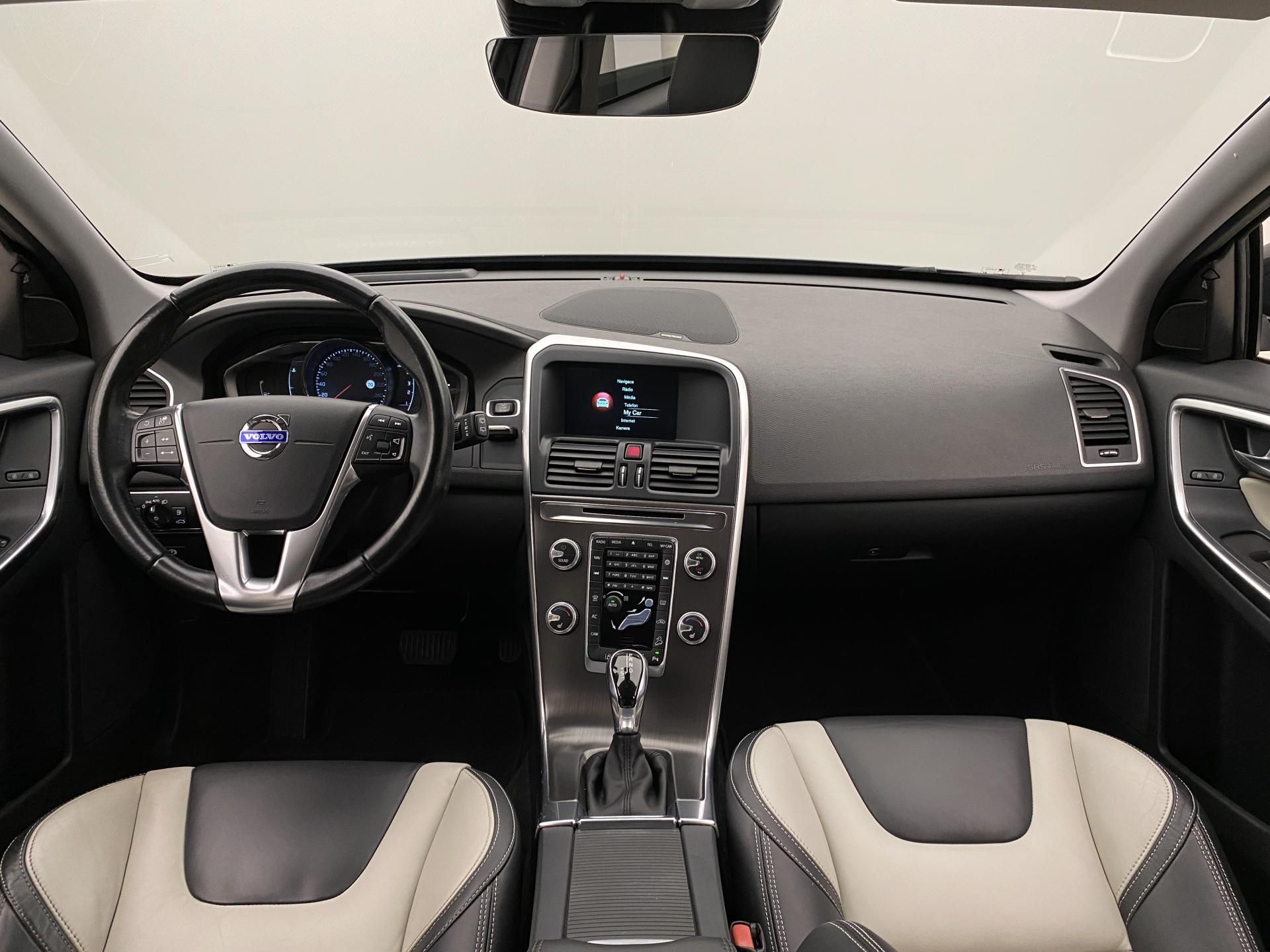 Volvo XC60, D5 AWD SUMMUM AUT - fotka 2
