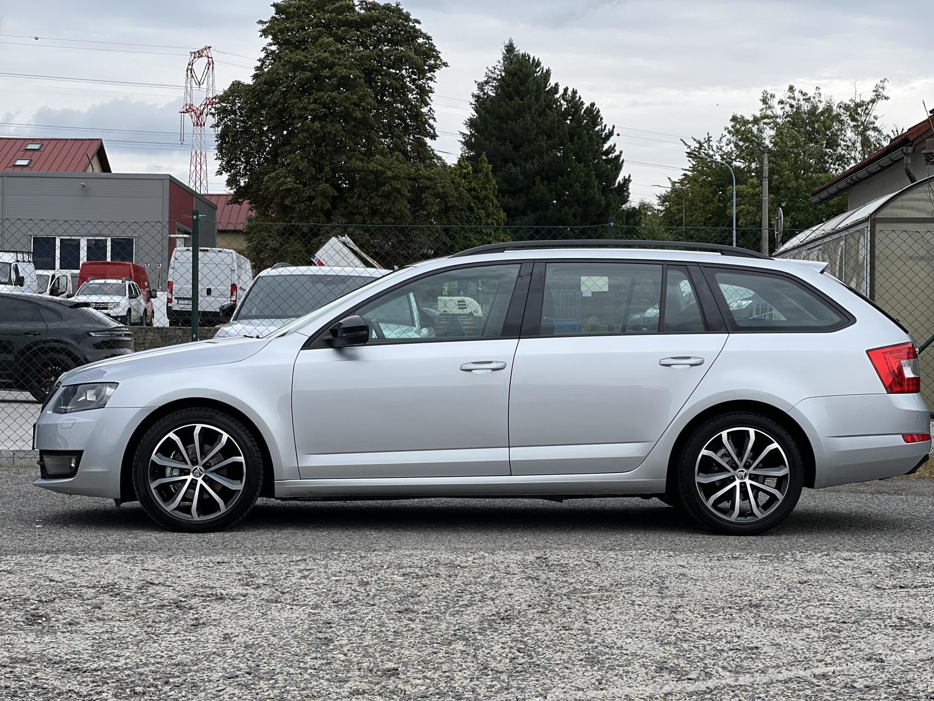 Škoda Octavia, 1.6TDi 81kw KLIMA TEMPOMAT ALU - fotka 4