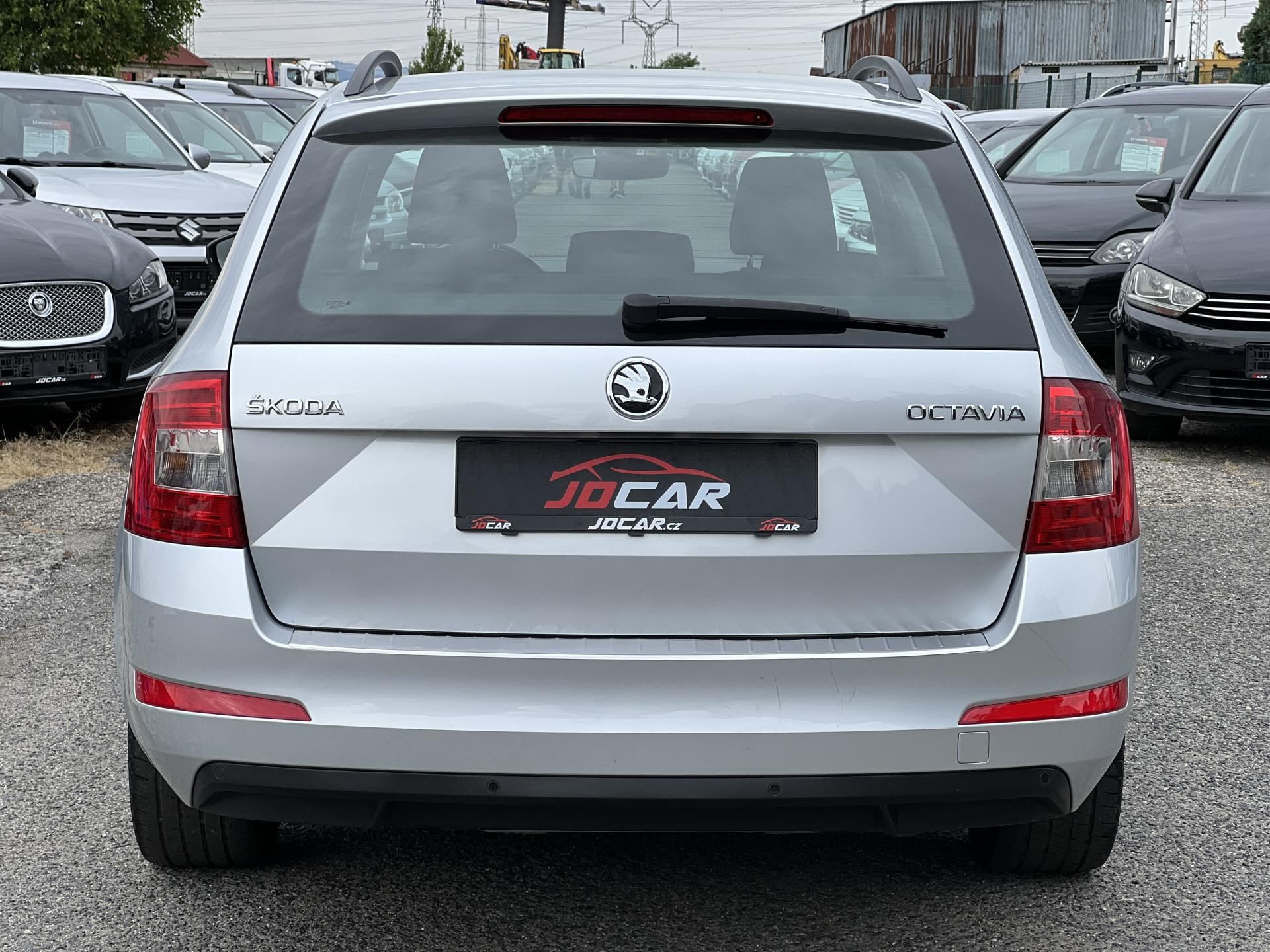 Škoda Octavia, 1.6TDi 81kw KLIMA TEMPOMAT ALU - fotka 6