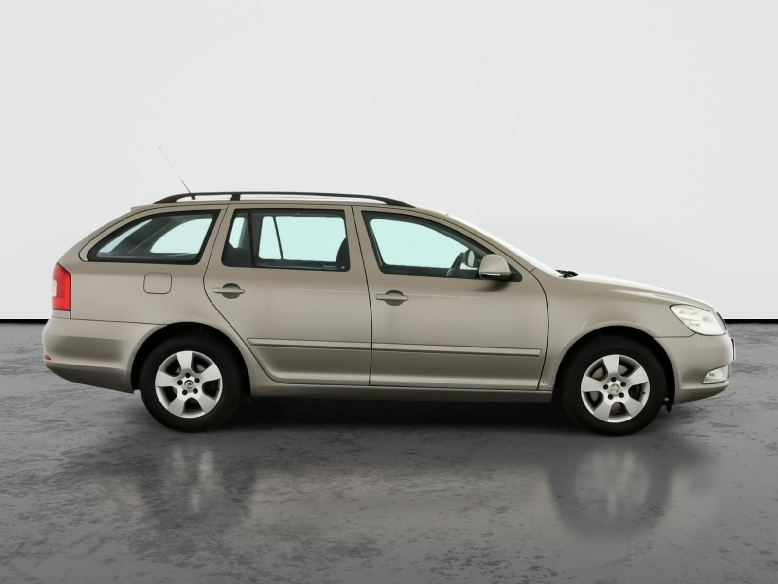Škoda Octavia, 2.0 TDI, Tažné - fotka 6