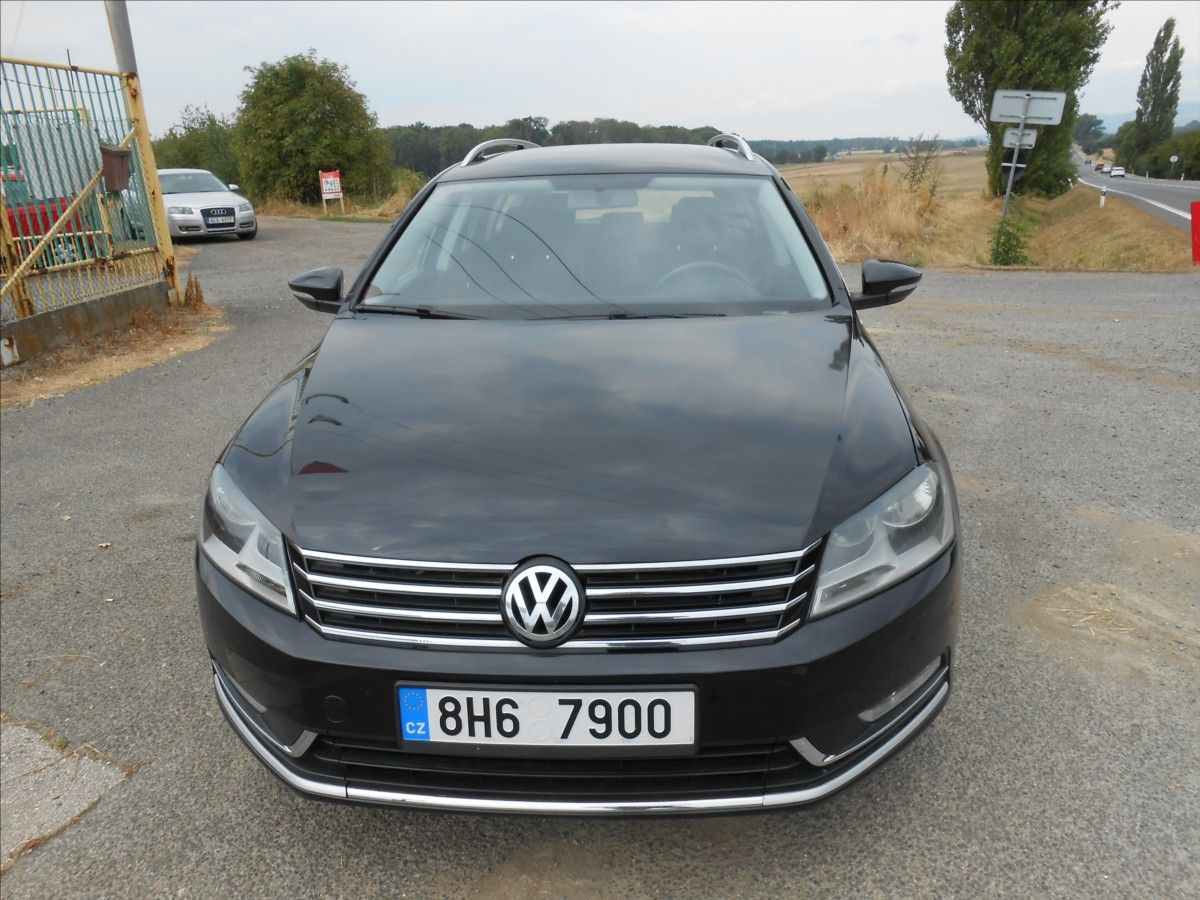 Volkswagen Passat, 2,0 TDI 103 kW Serviska - fotka 4