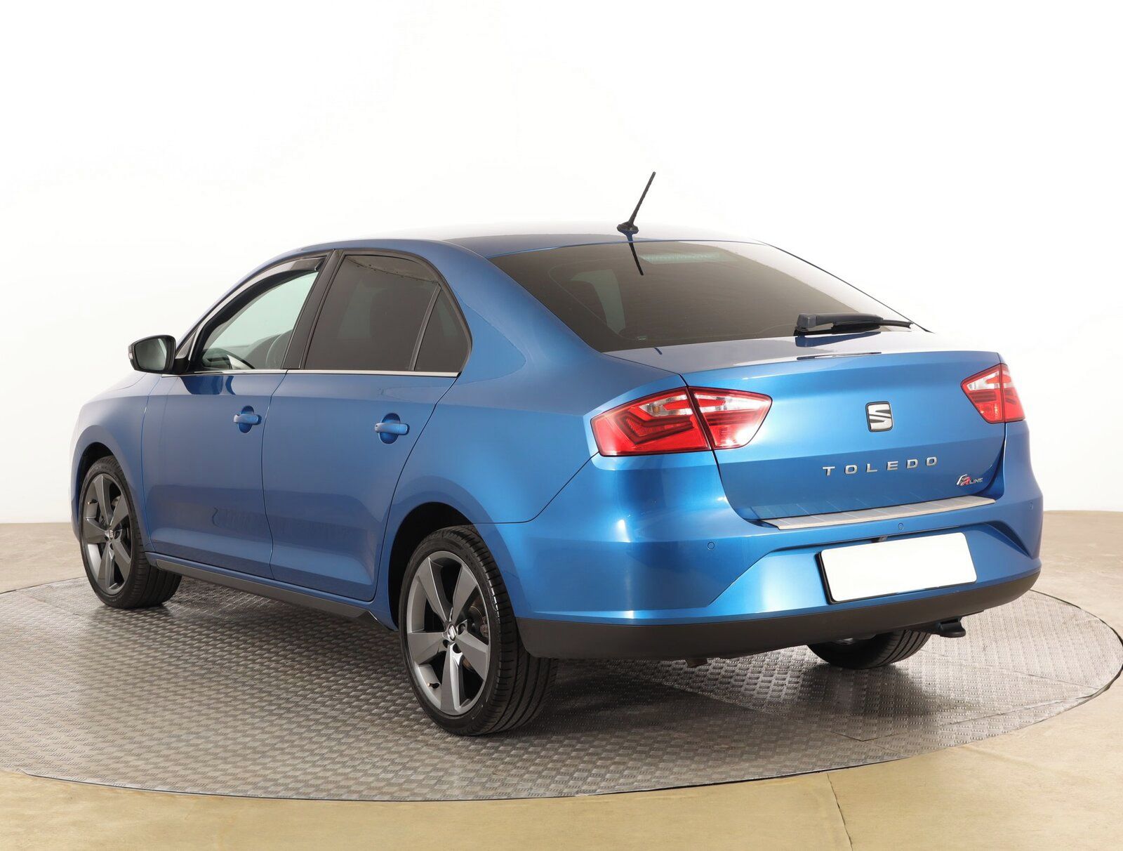 Seat Toledo, 1.0 TSI, FR-Line, Serv.kniha - fotka 4