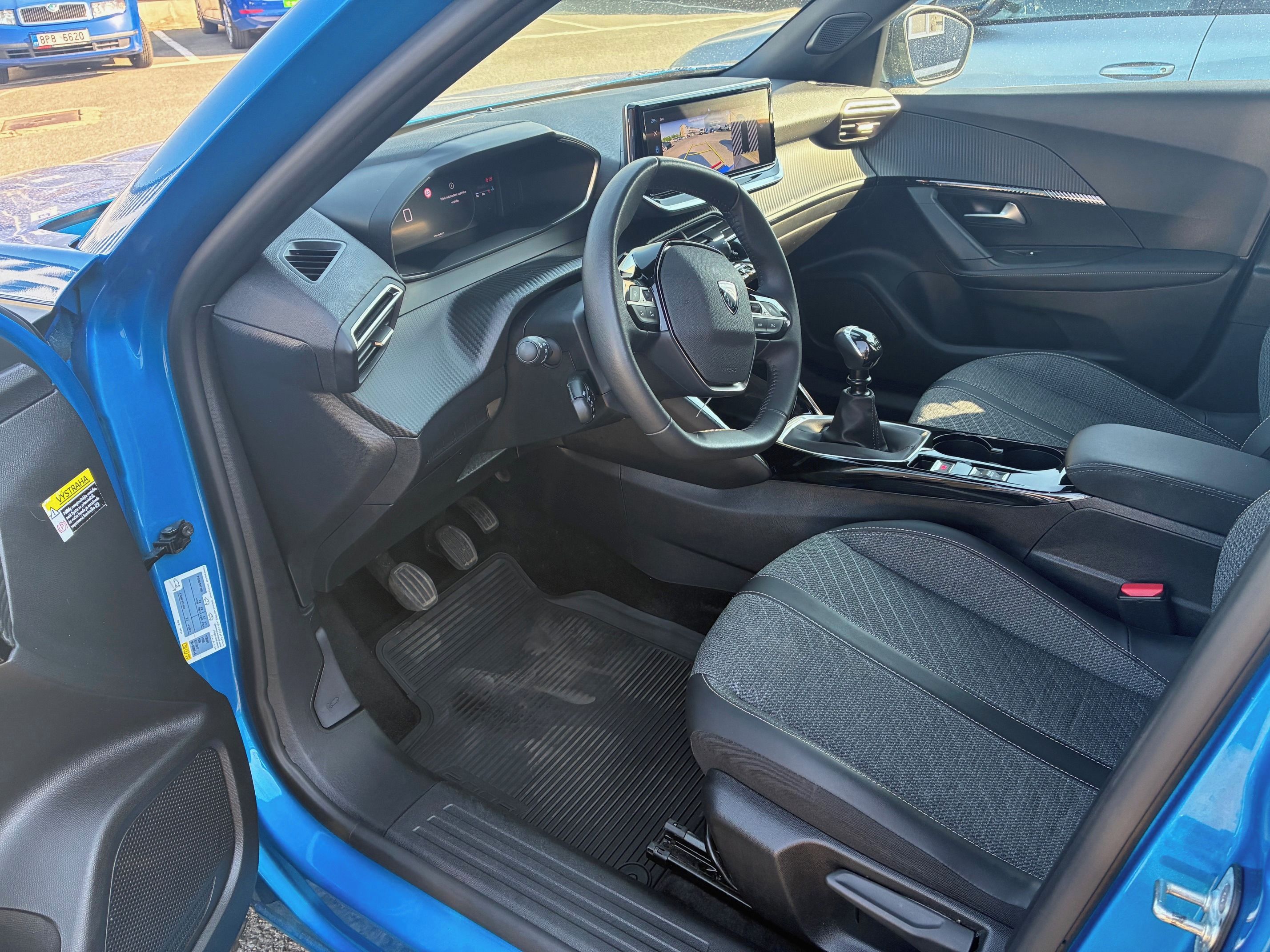 Peugeot 2008, Allure1,2 PureTech100k MAN6 - fotka 5