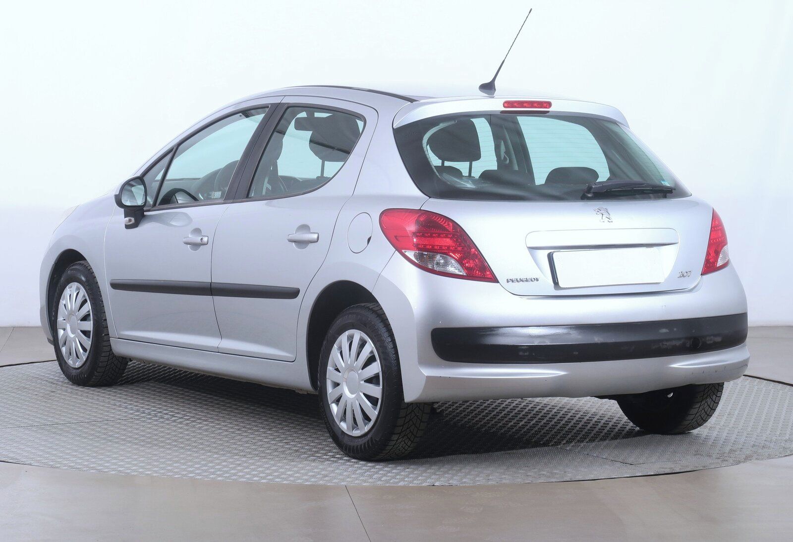 Peugeot 207, 1.4 HDI, po STK, oblíbený vůz - fotka 4