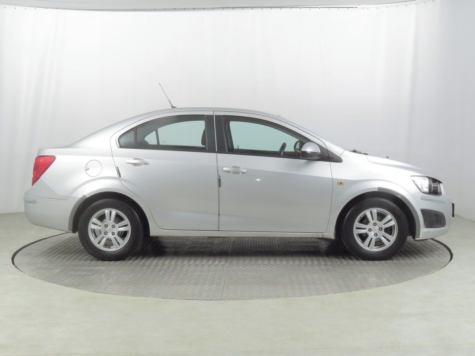 Chevrolet Aveo, 1.4 i 16V, servisované - fotka 6
