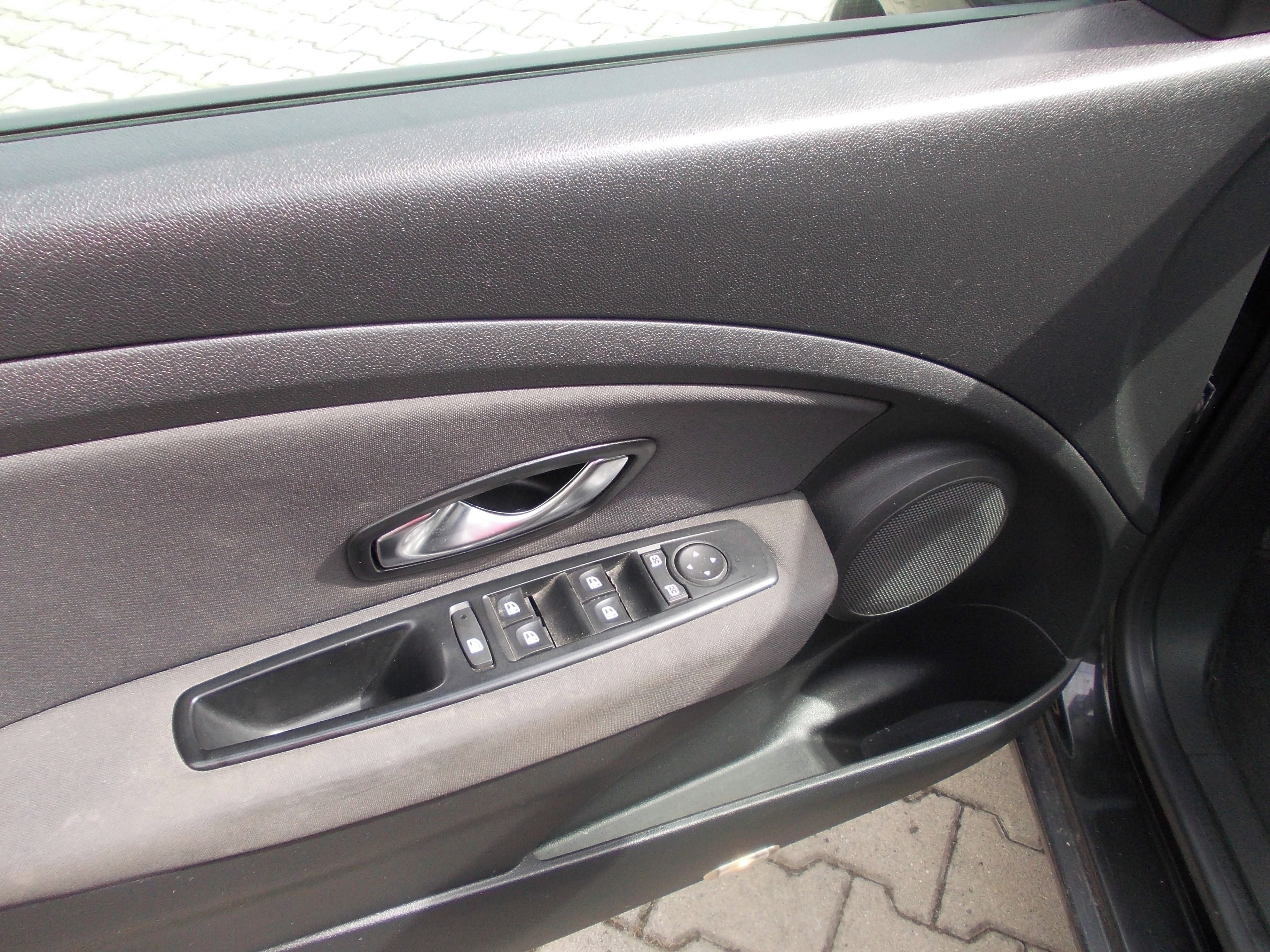 Renault Fluence, 1.6 16V 81KW NOVÉ ROZVODY - fotka 5