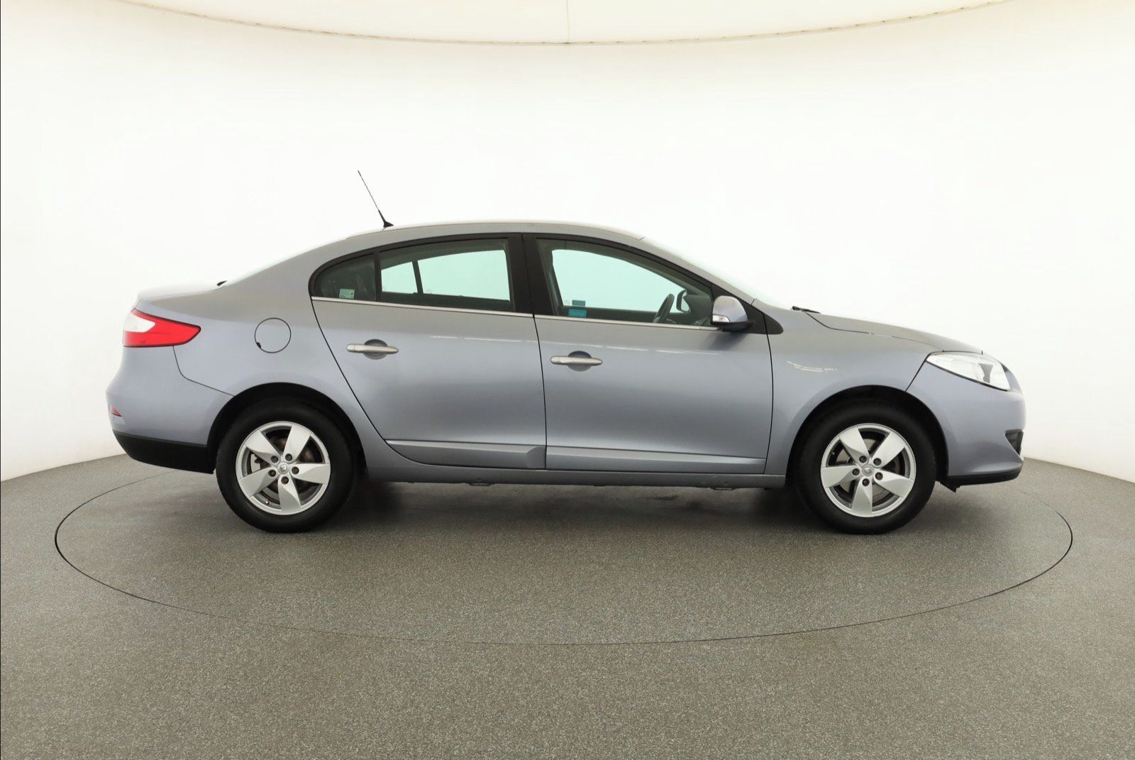 Renault Fluence, 1.6 16V, po STK - fotka 6